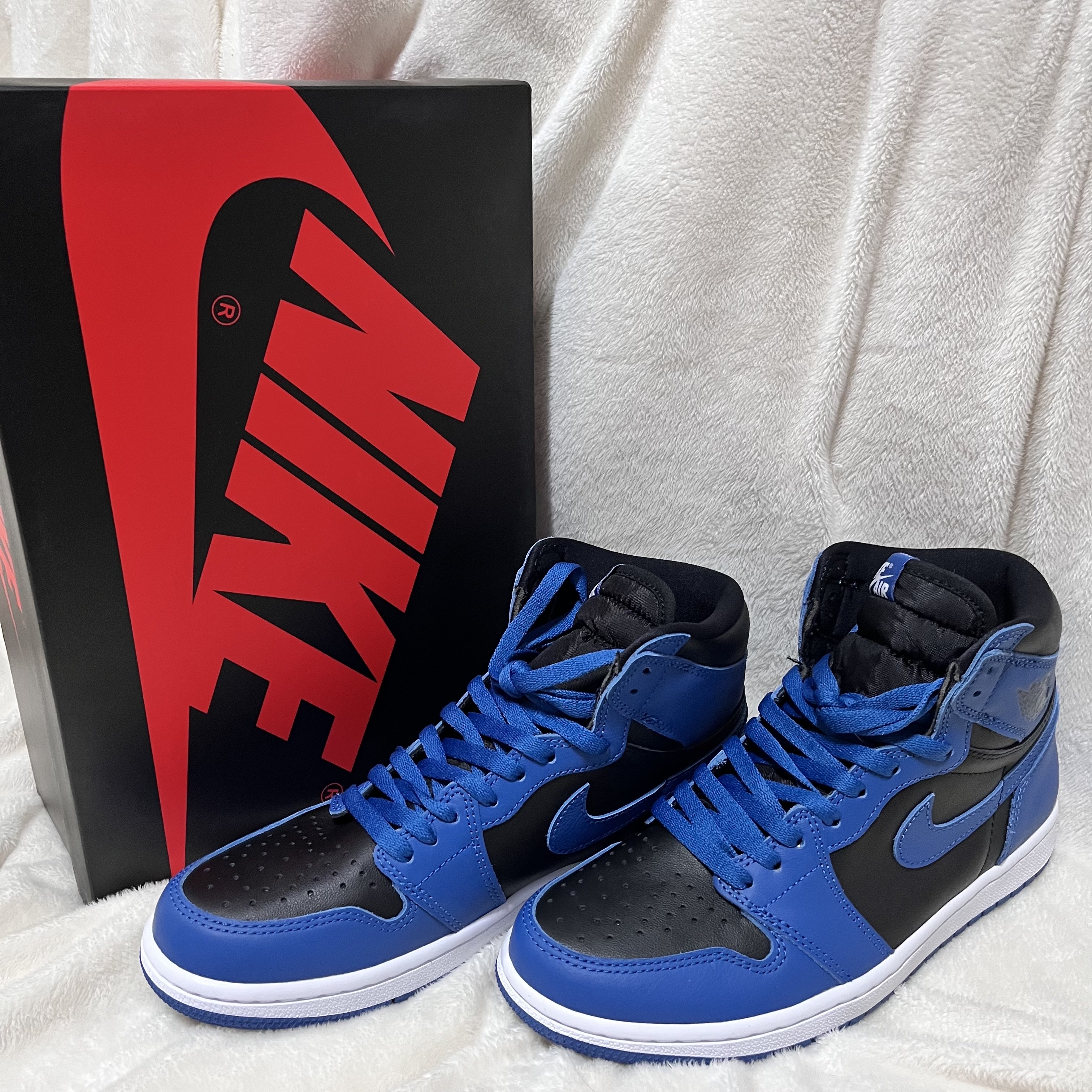 Jordan 1 Retro High OG Dark Marina Blue 착용 스타일 - 1