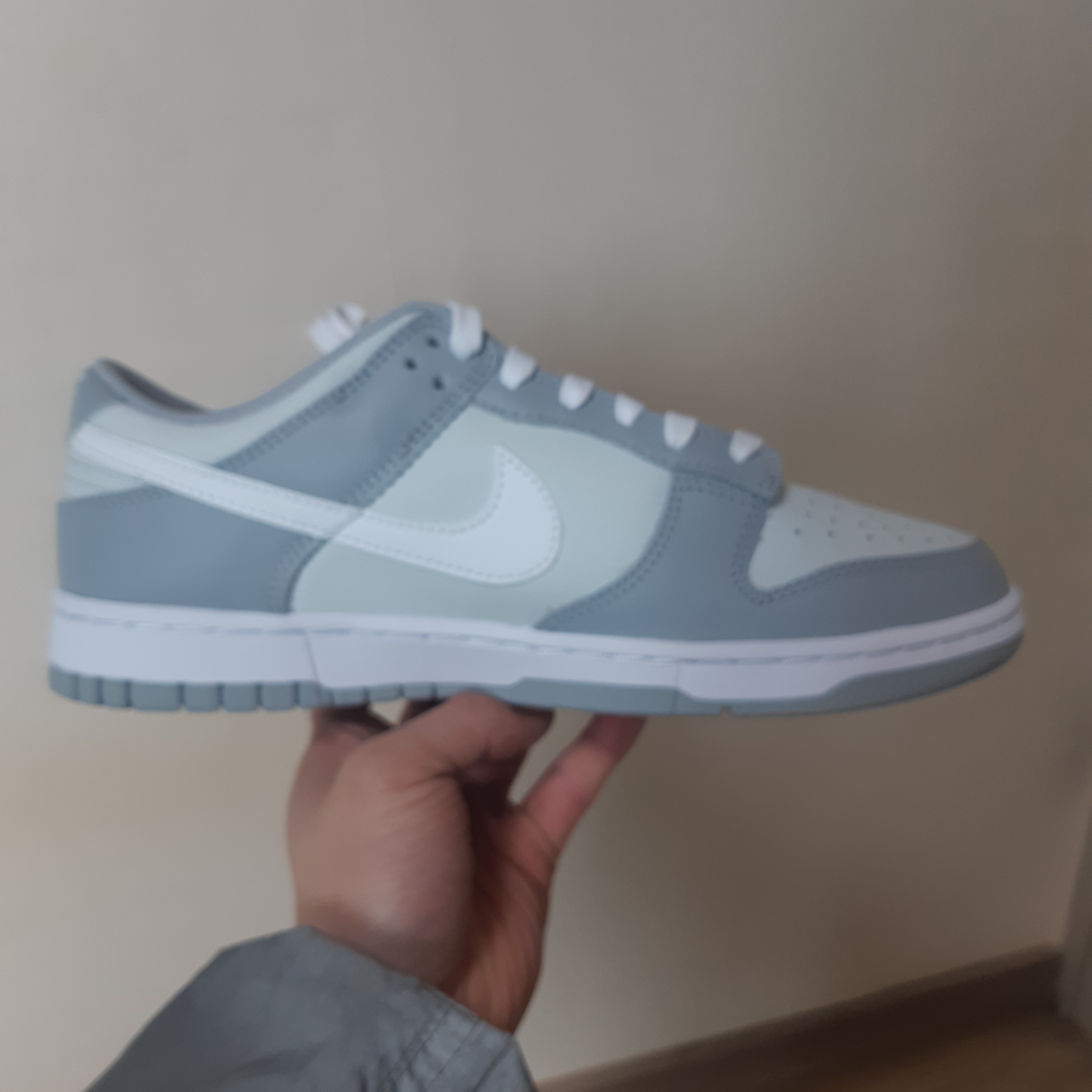 Nike Dunk Low Retro Wolf Grey 착용 스타일