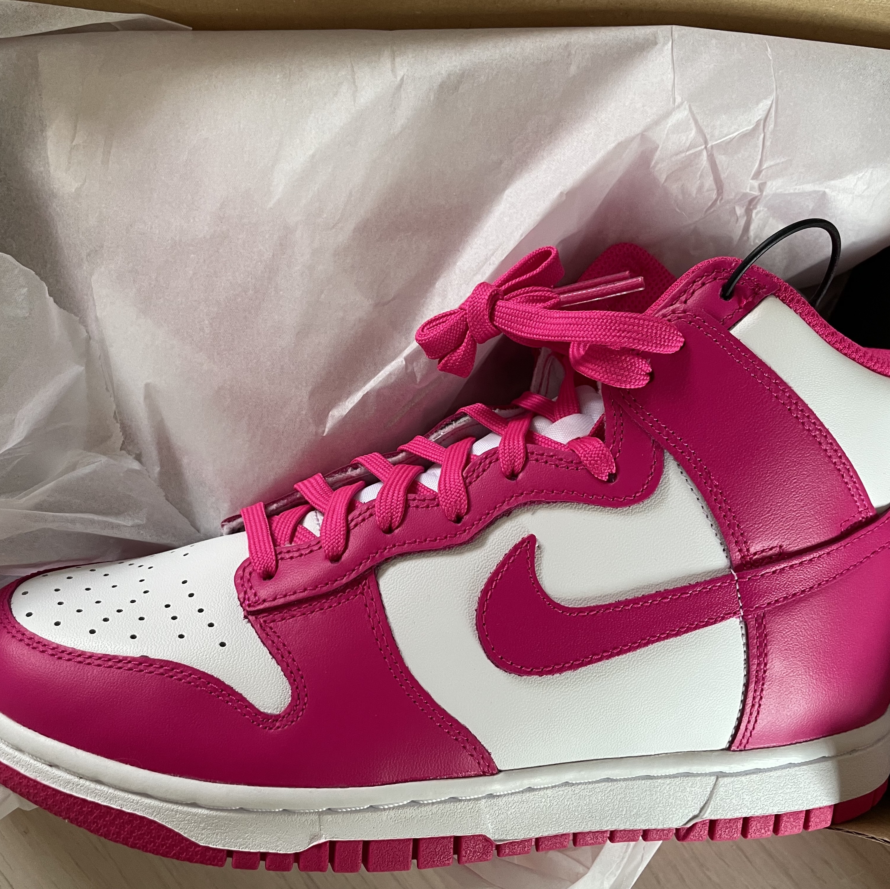 (W) Nike Dunk High Moon Fossil, Jordan 1 Mid Triple White 착용 스타일 - 3