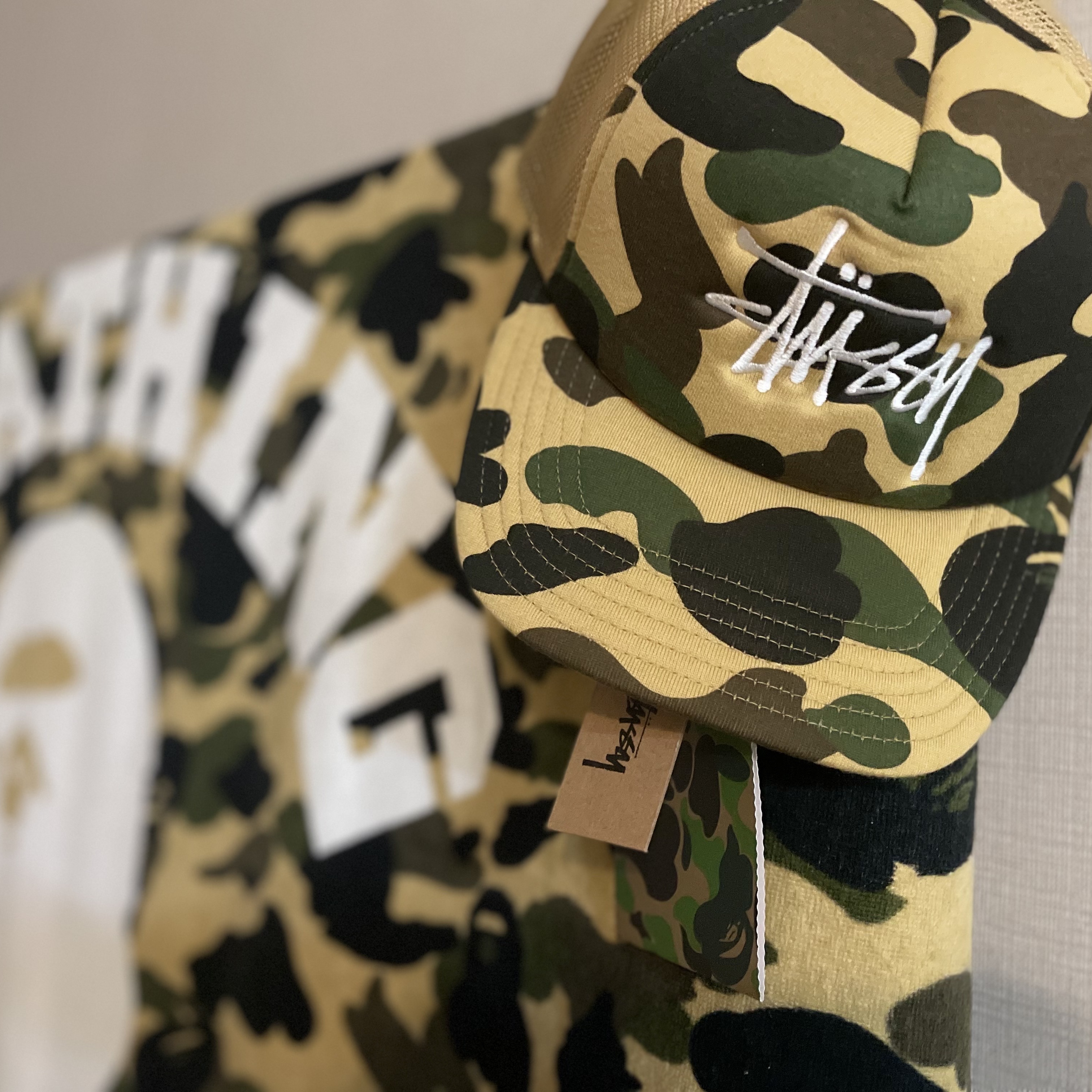Stussy x BAPE Trucker Cap Yellow 착용 스타일