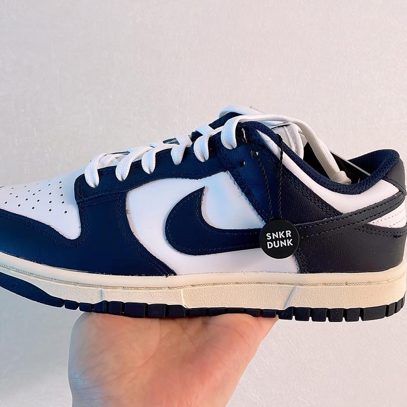 (W) Nike Dunk Low Vintage Midnight Navy 착용 스타일 - 3