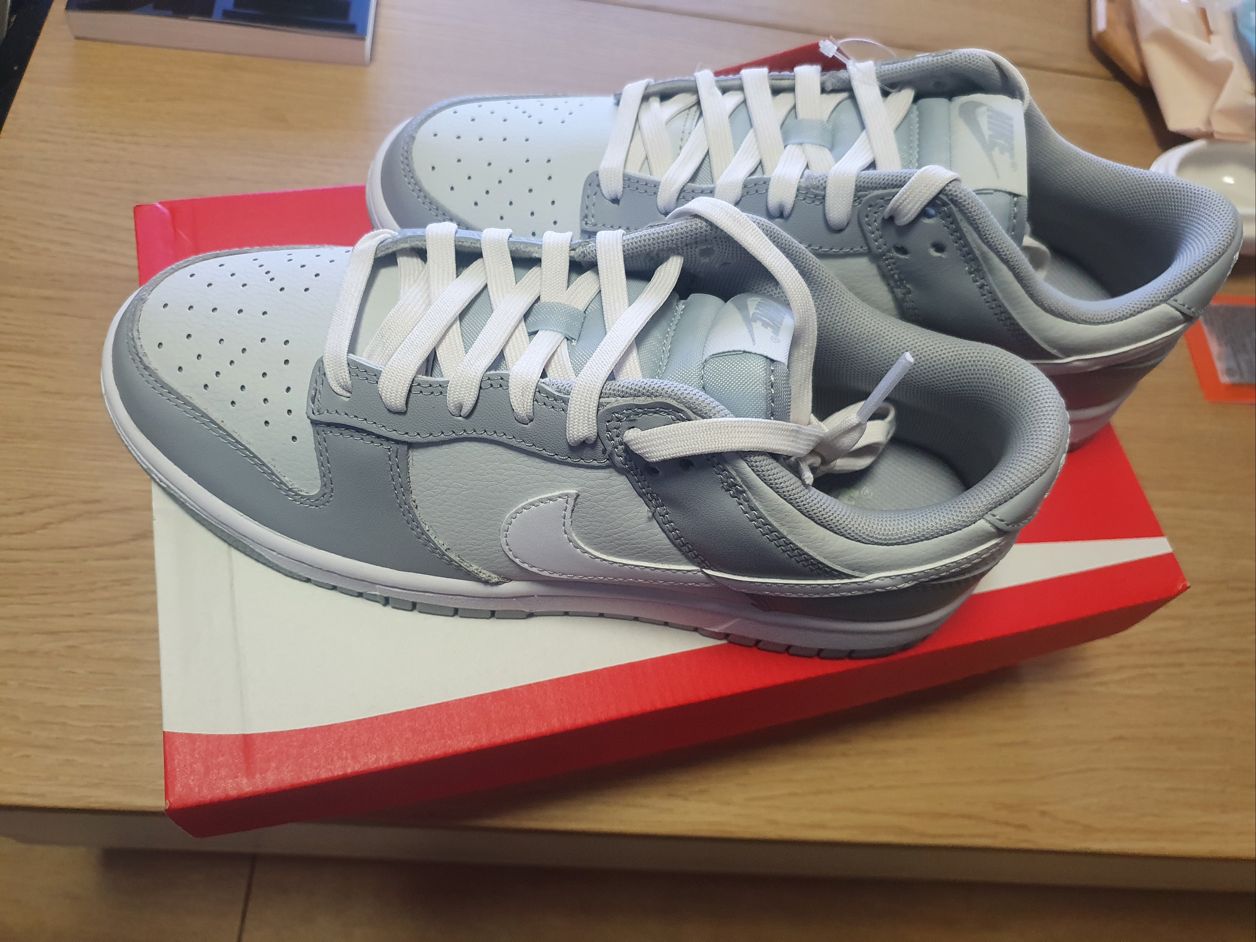 Nike Dunk Low Retro Wolf Grey 착용 스타일 - 2