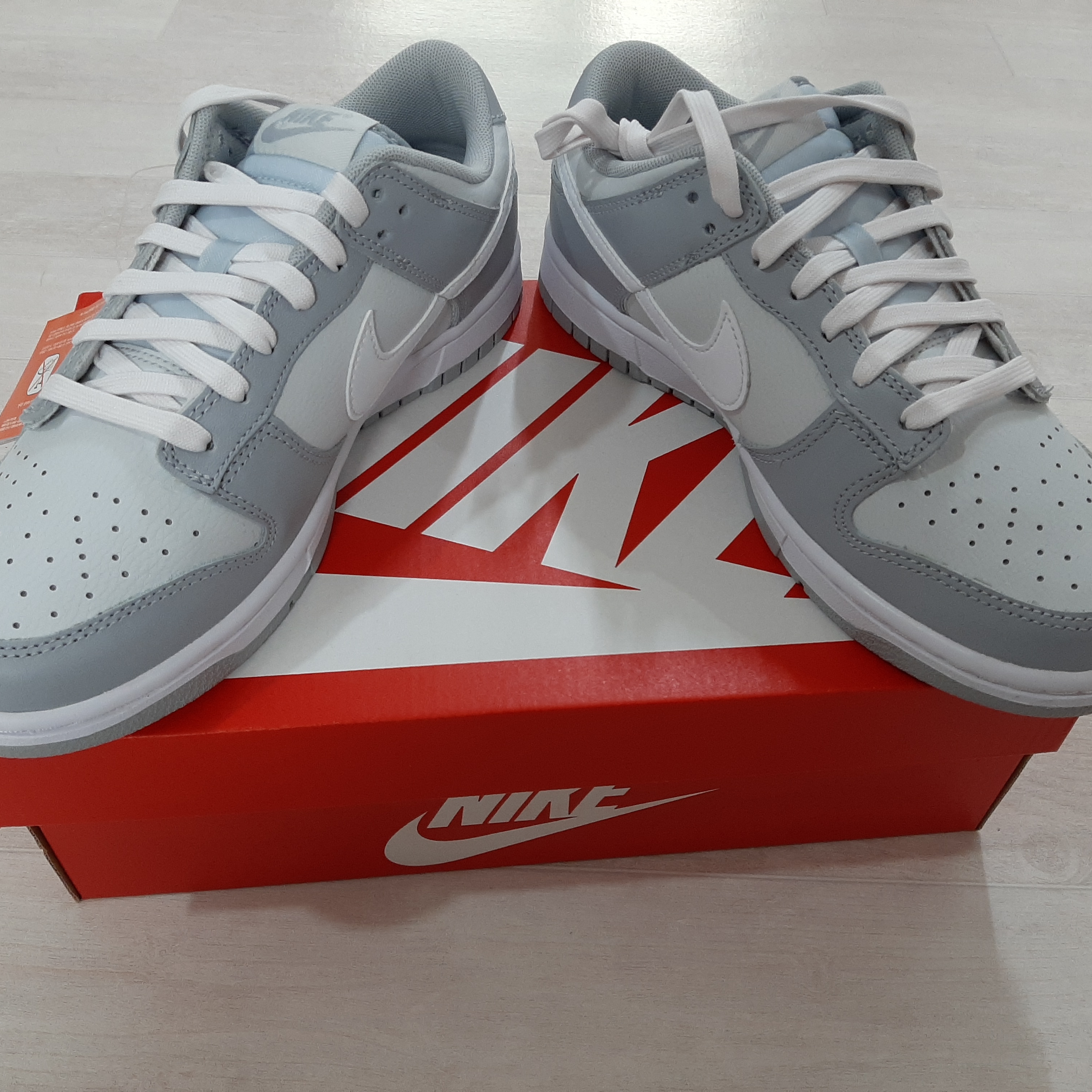 Nike Dunk Low Retro Wolf Grey 착용 스타일 - 4