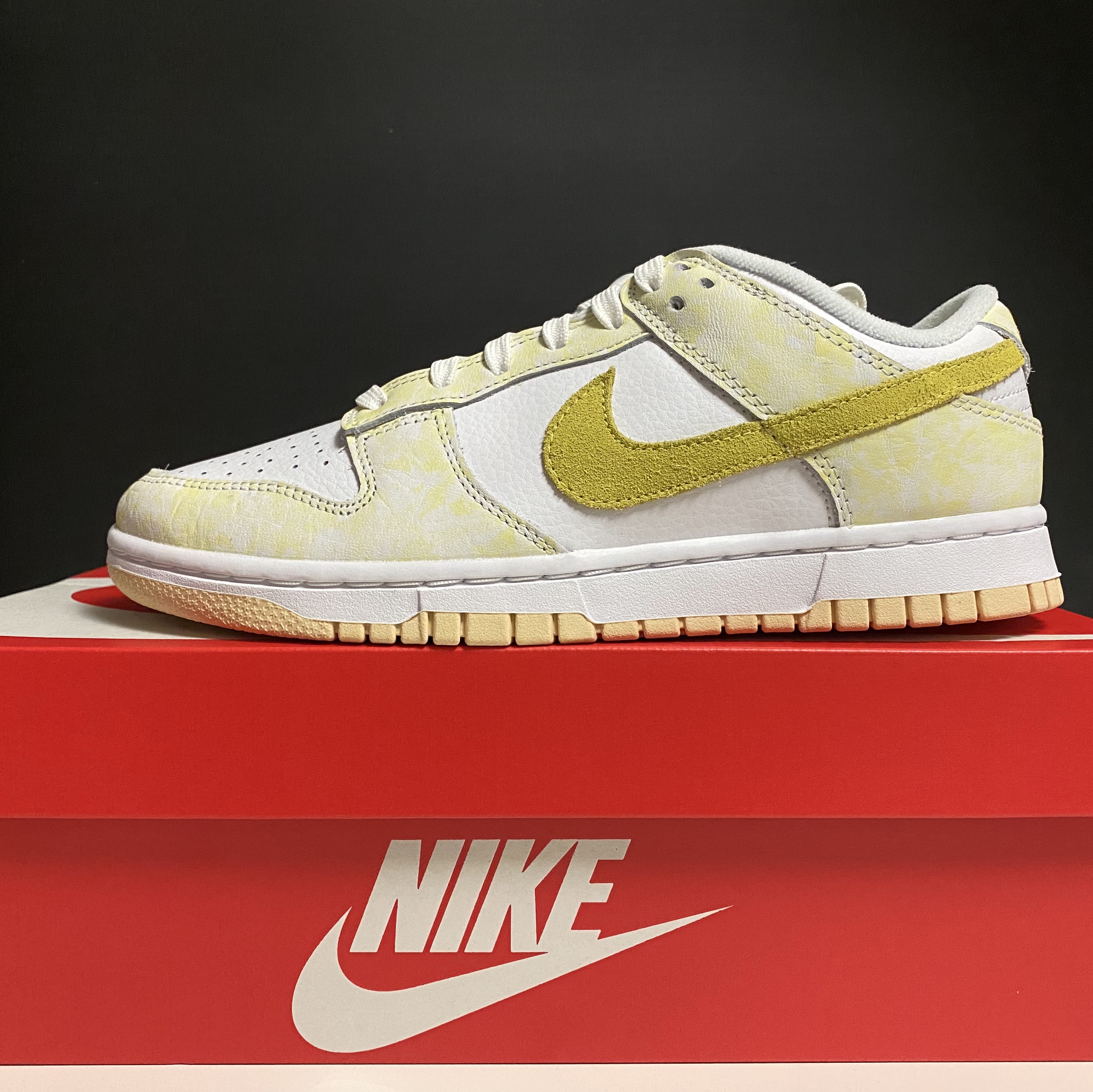 (W) Nike Dunk Low Yellow Strike 착용 스타일 - 4