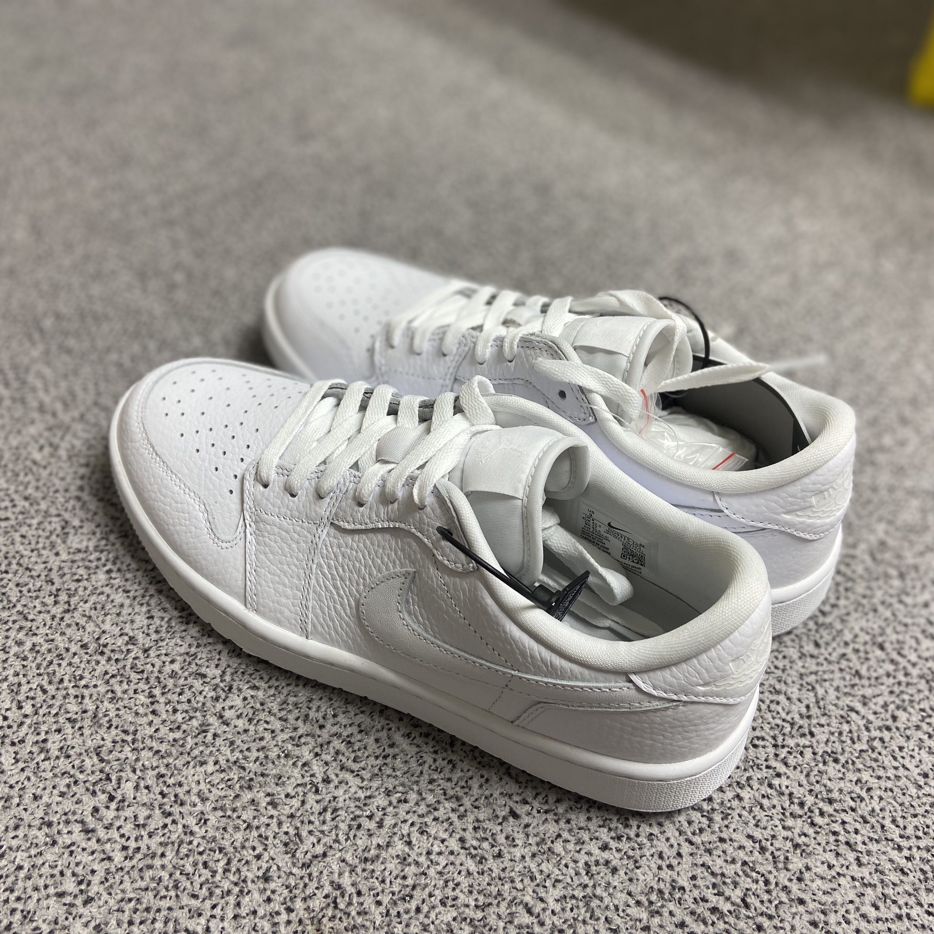 Jordan 1 Low Golf Triple White 착용 스타일