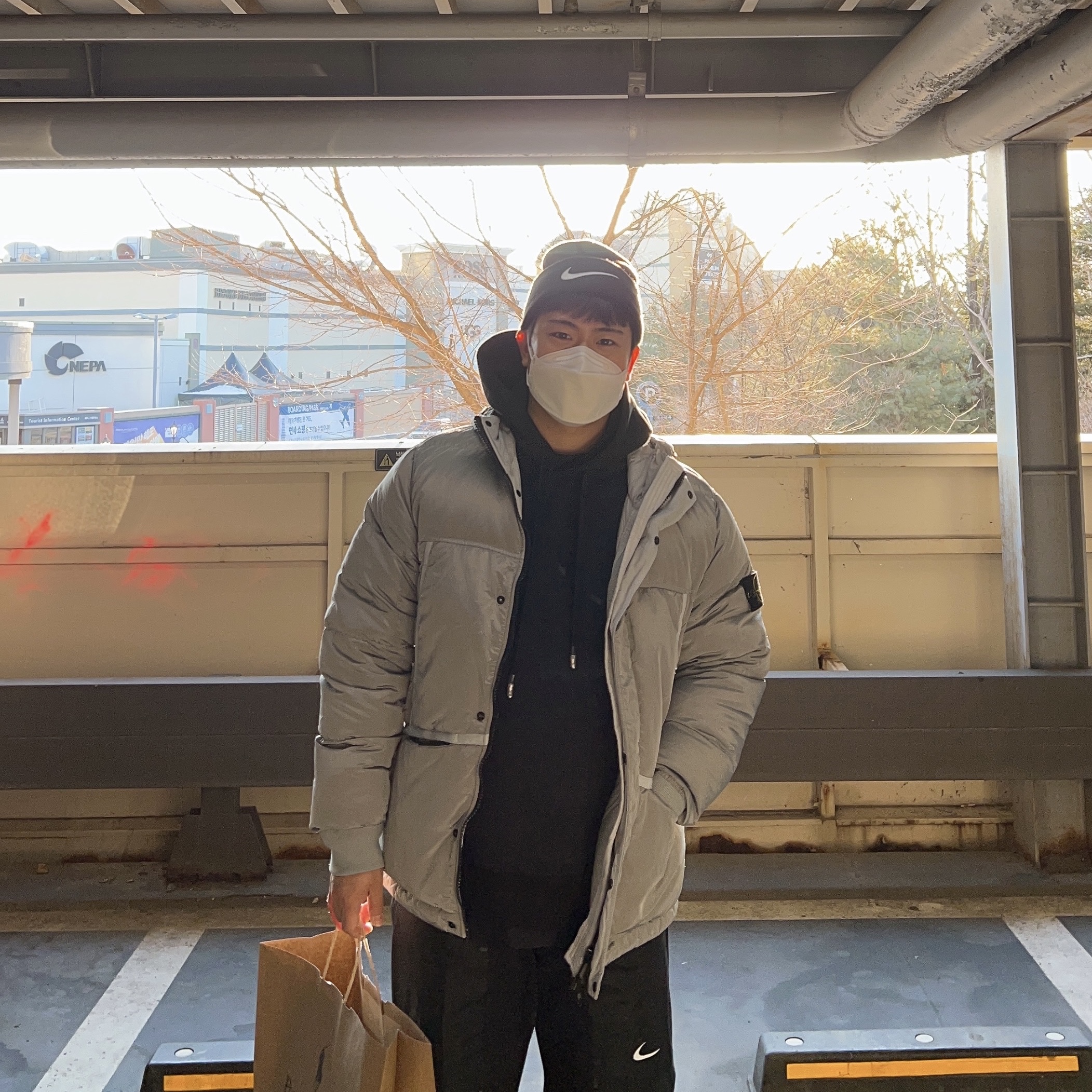 Nike x Stussy Cuff Beanie, Stone Island 44508 Nylon Metal Down-TC Jacket Light Grey - 21FW 착용 스타일 - 1