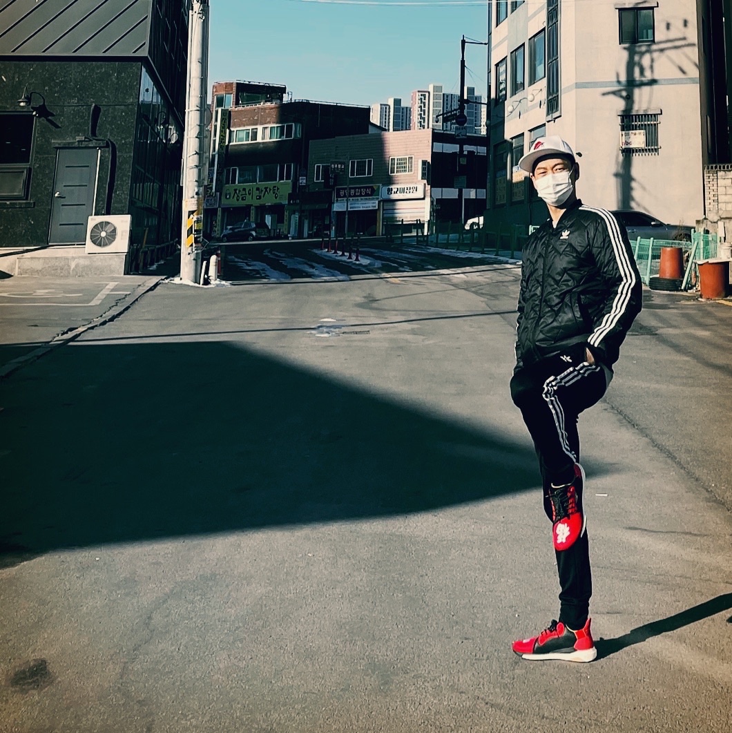 Adidas x Pharrell Williams Solar Hu Chinese New Year 2019 착용 스타일