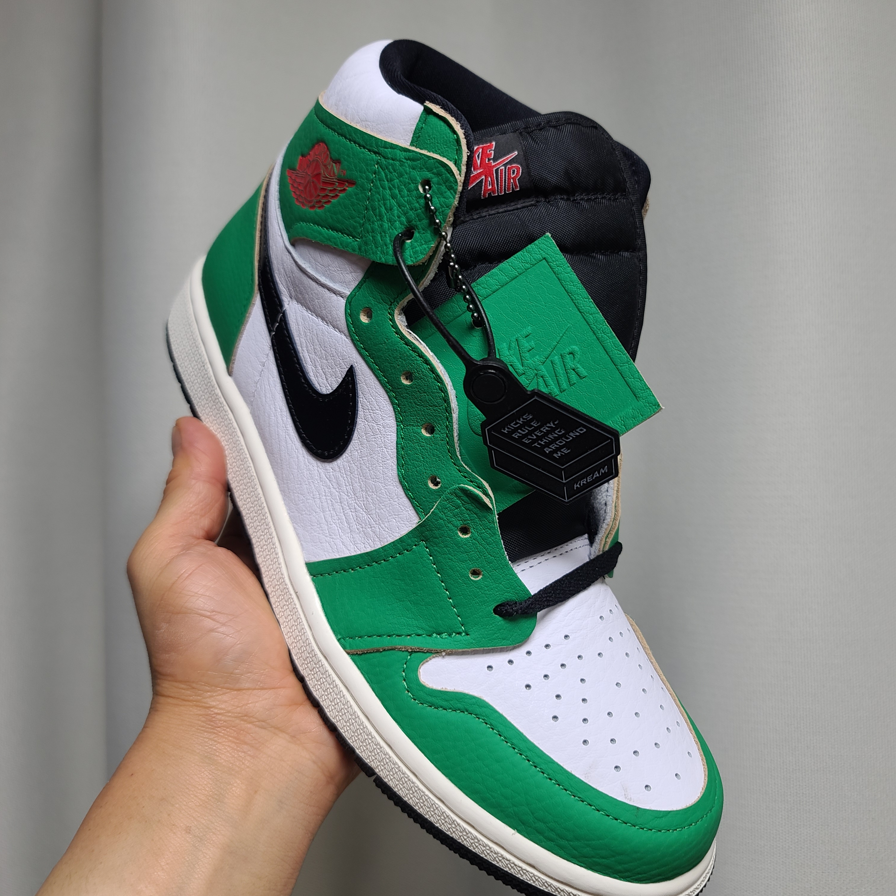 (W) Jordan 1 Retro High OG Lucky Green 착용 스타일 - 1