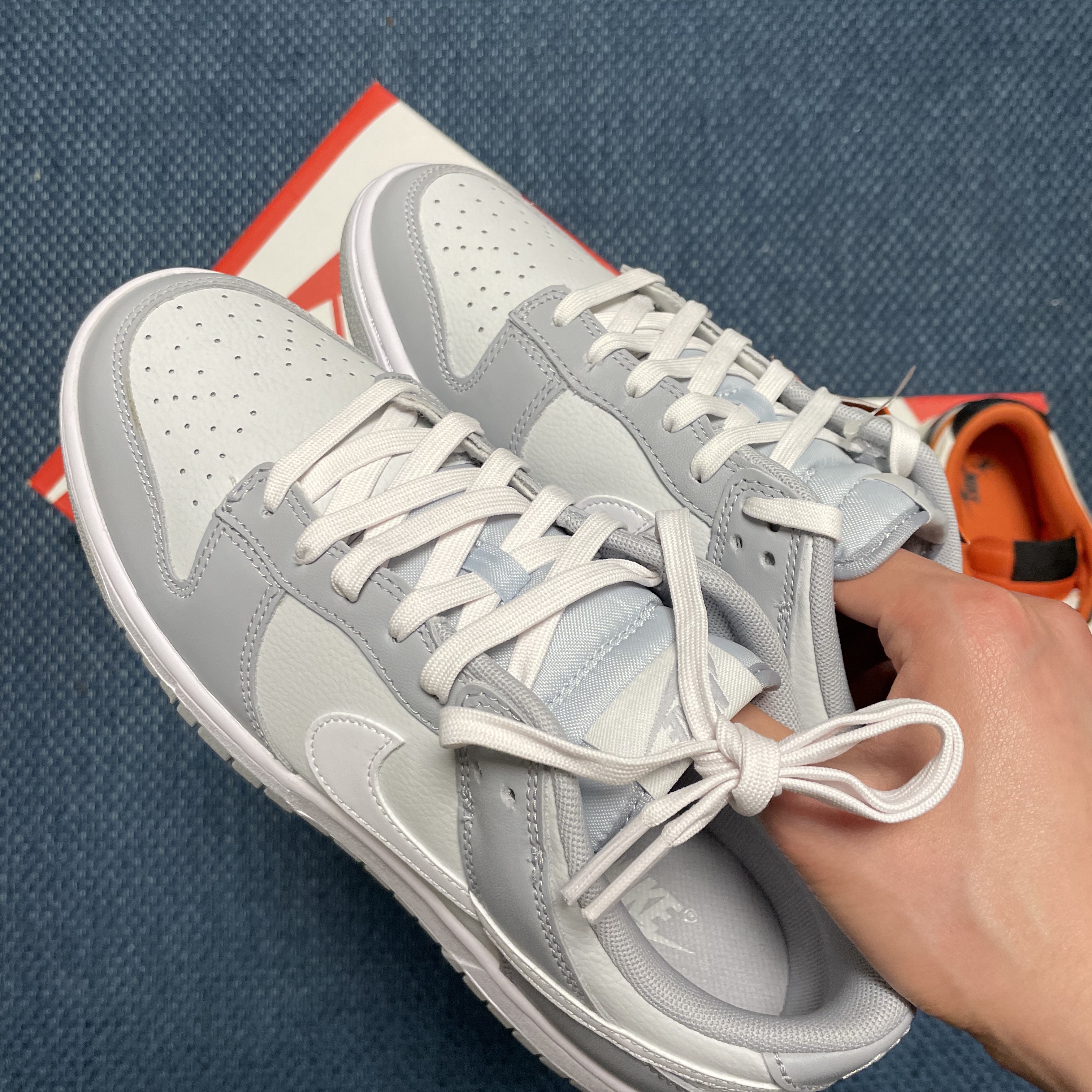Nike Dunk Low Retro Wolf Grey 착용 스타일 - 1