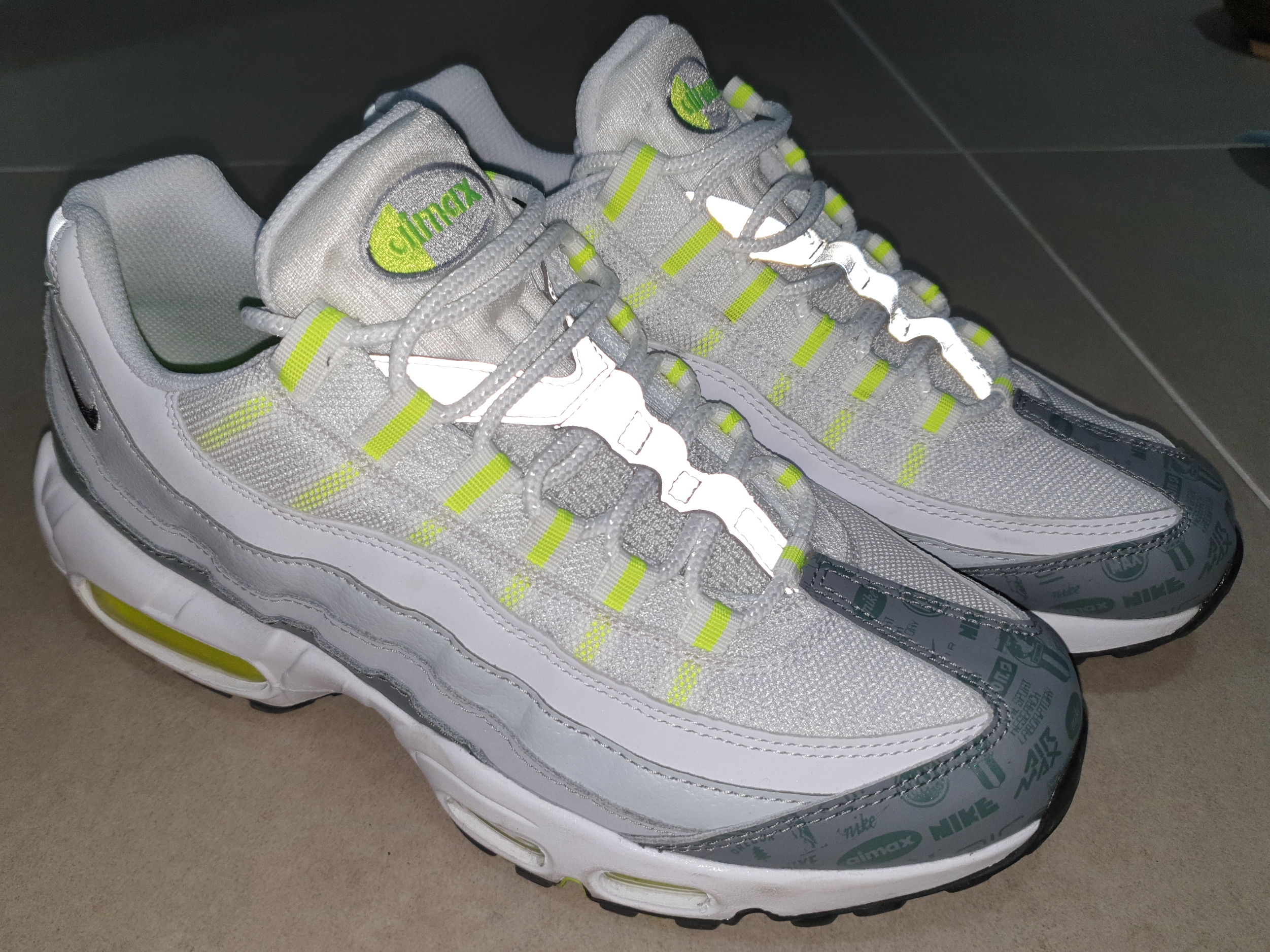 Nike Air Max 95 Wolf Grey 착용 스타일 - 2