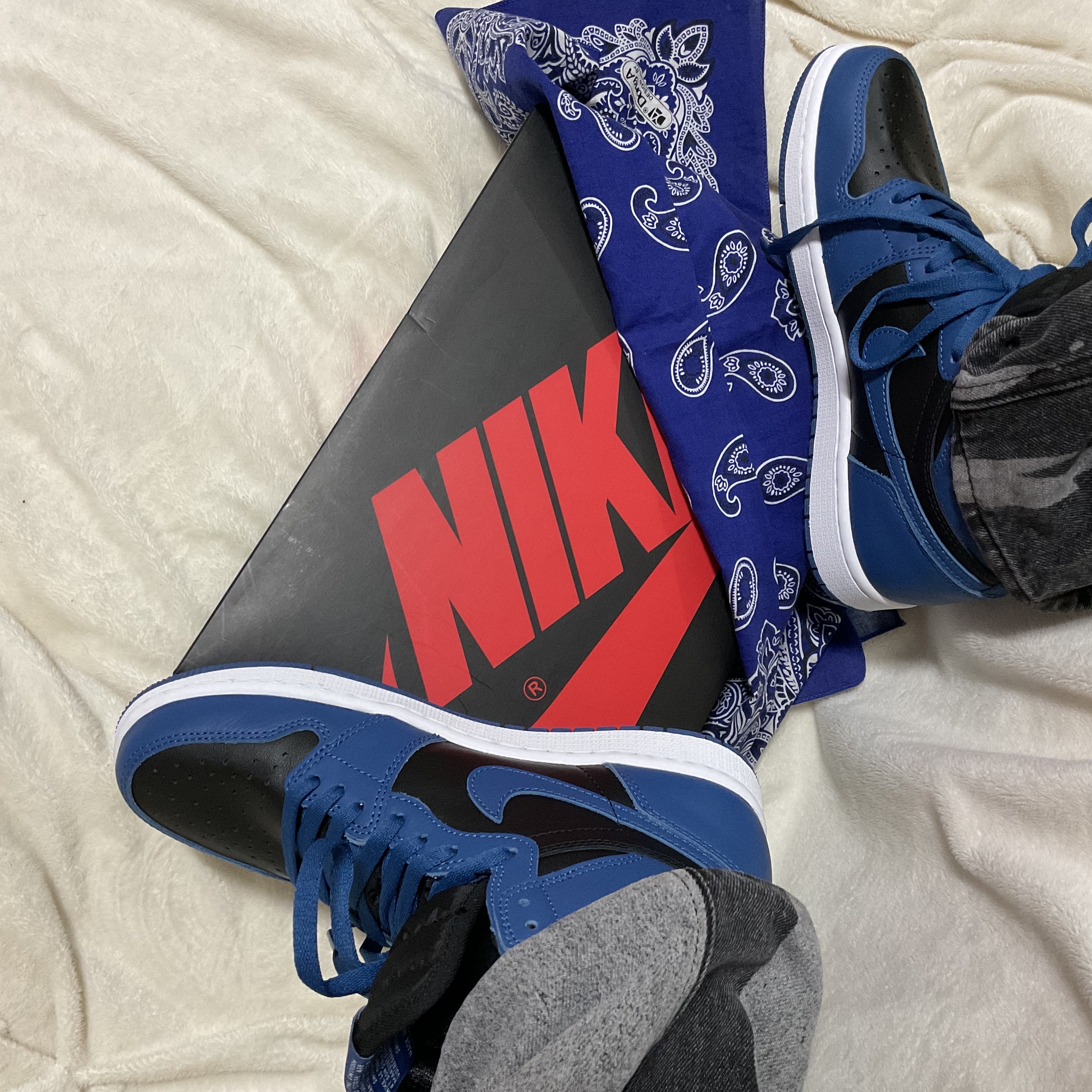 Jordan 1 Retro High OG Dark Marina Blue 착용 스타일 - 3