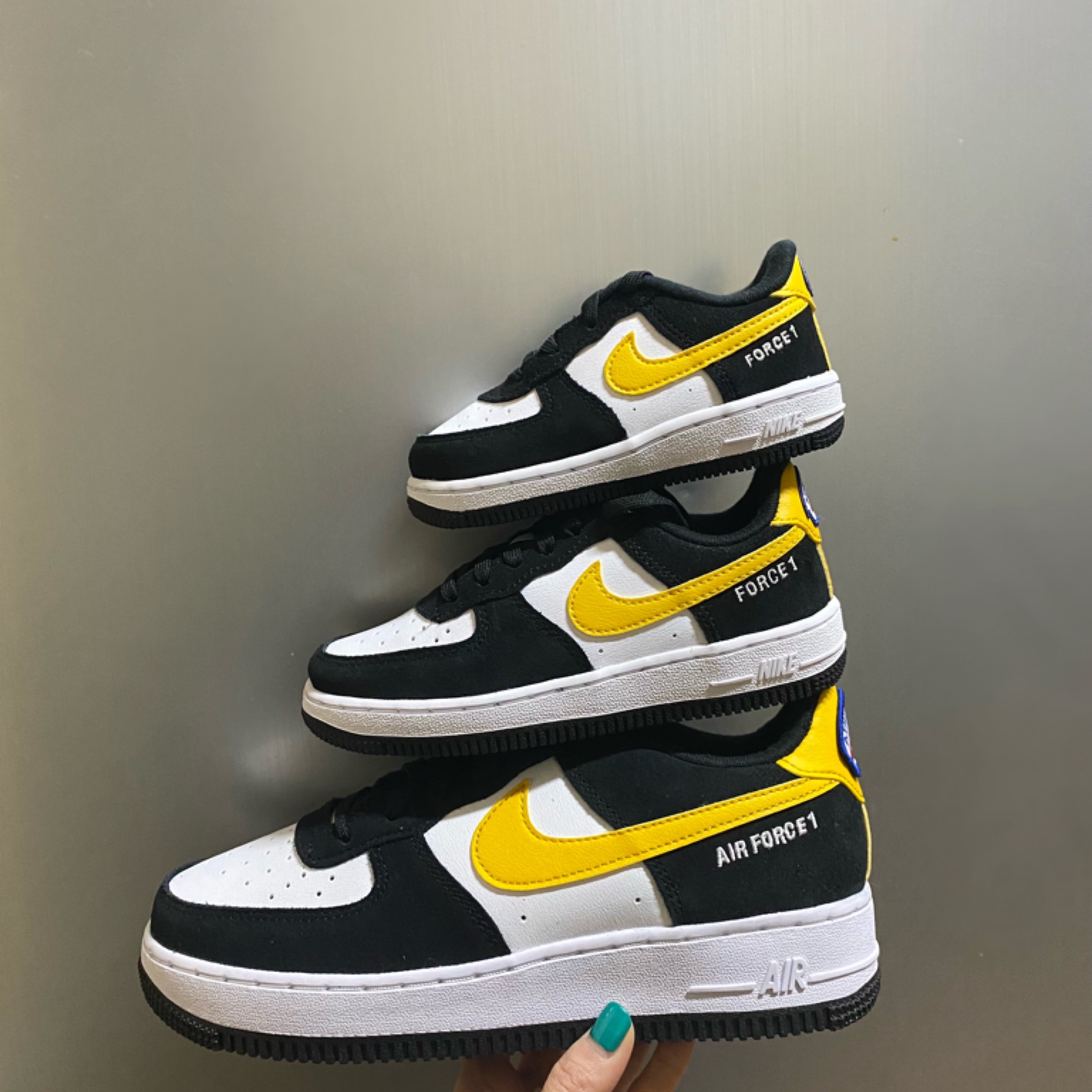 (GS) Nike Air Force 1 LV8 Athletic Club Black Dark Sulfur, (PS) Nike Air Force 1 LV8 Athletic Club Black Dark Sulfur 착용 스타일