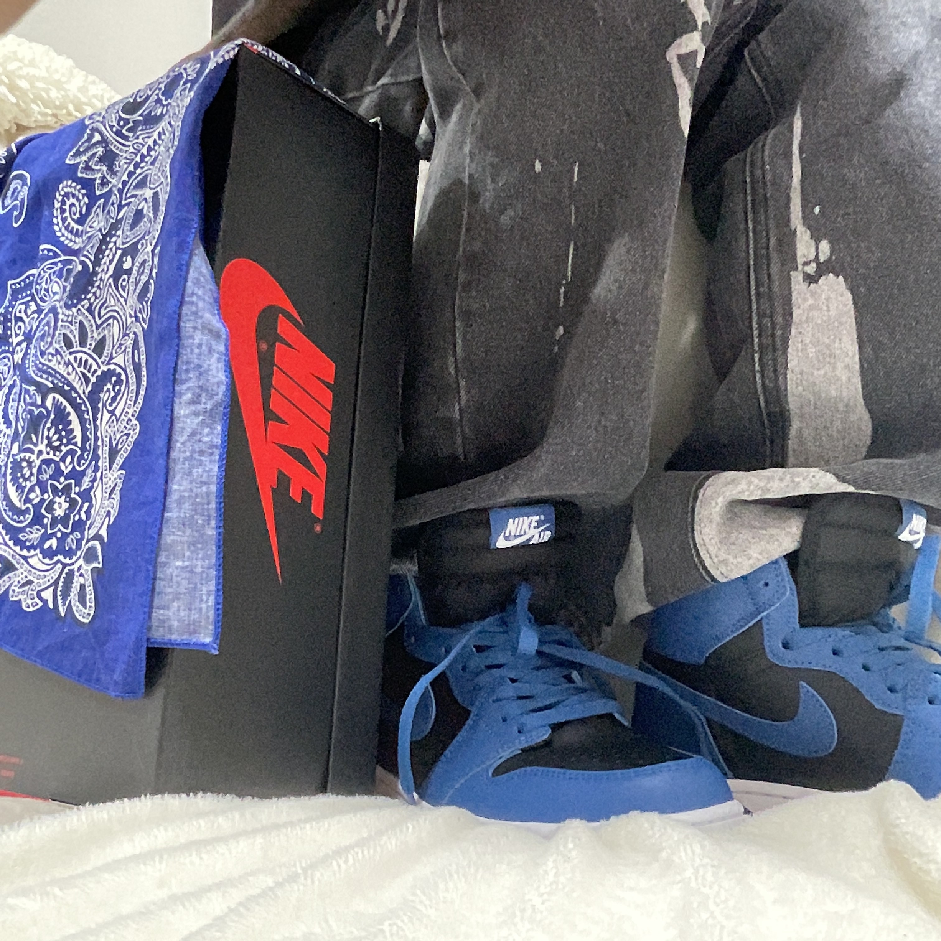 Jordan 1 Retro High OG Dark Marina Blue 착용 스타일 - 2