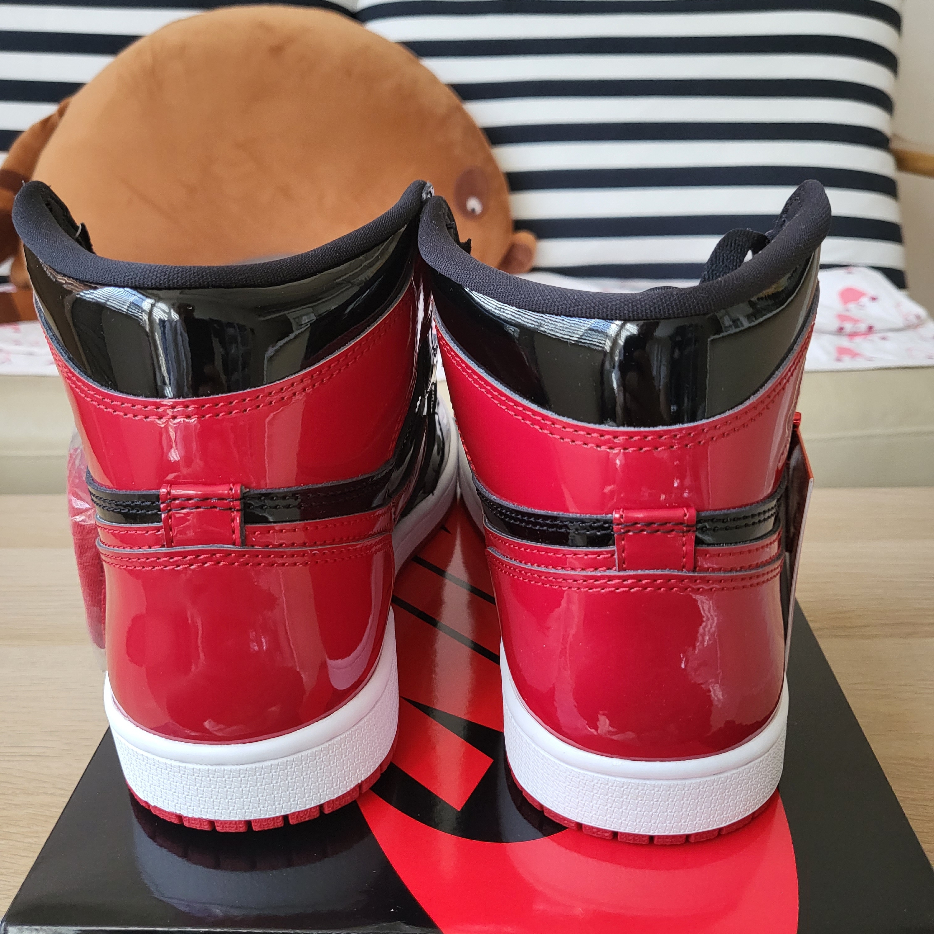 Jordan 1 Retro High OG Patent Bred 착용 스타일 - 4