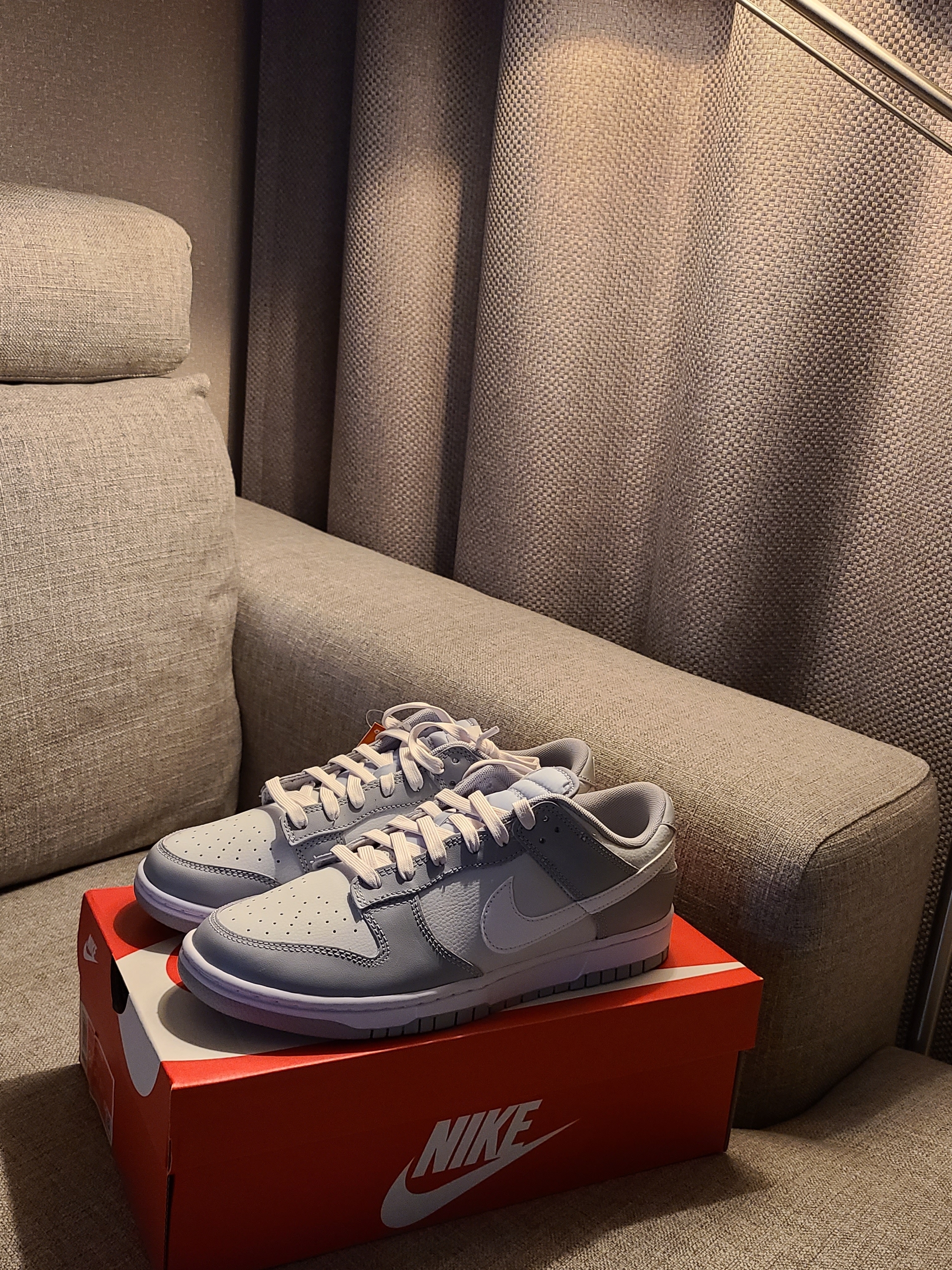 Nike Dunk Low Retro Wolf Grey 착용 스타일 - 2