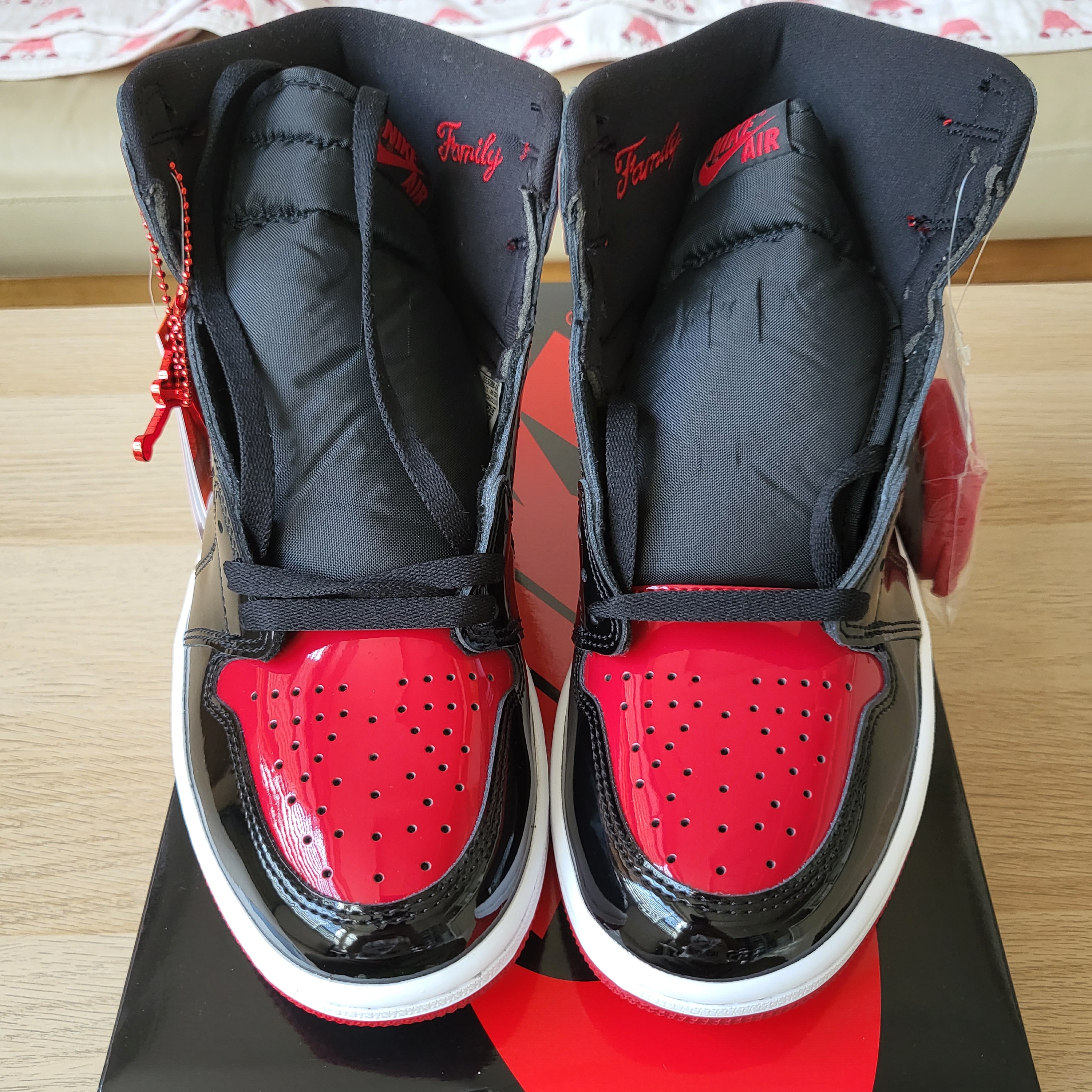 Jordan 1 Retro High OG Patent Bred 착용 스타일 - 2