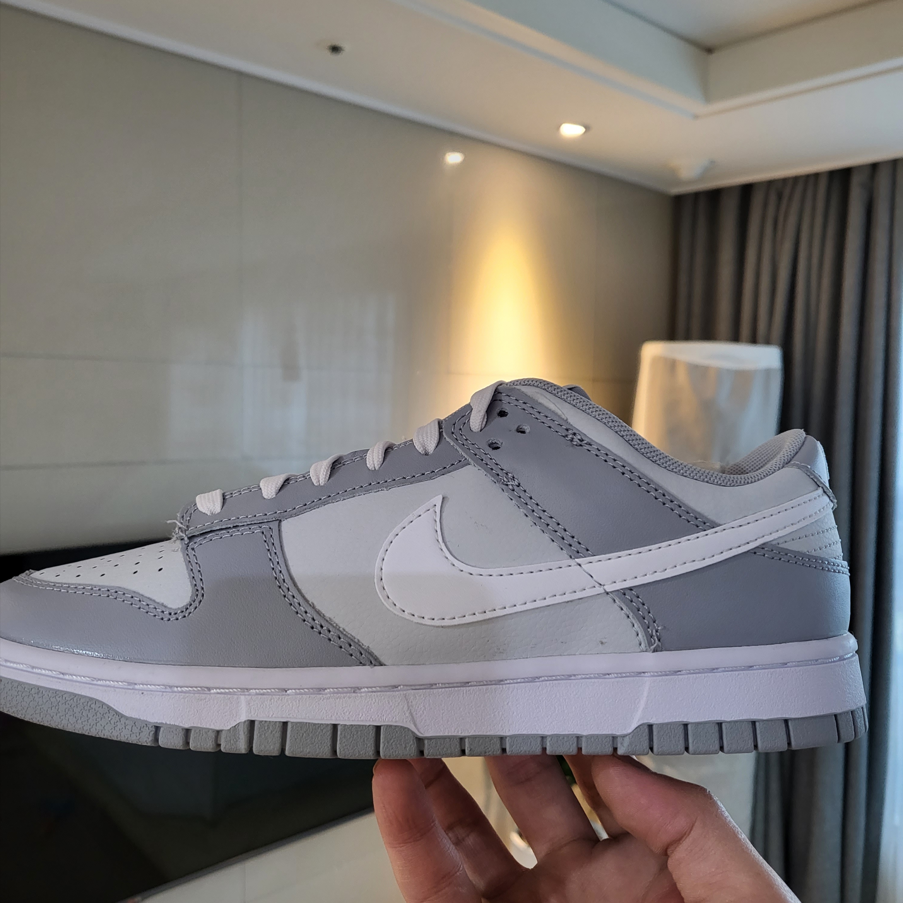 Nike Dunk Low Retro Wolf Grey 착용 스타일