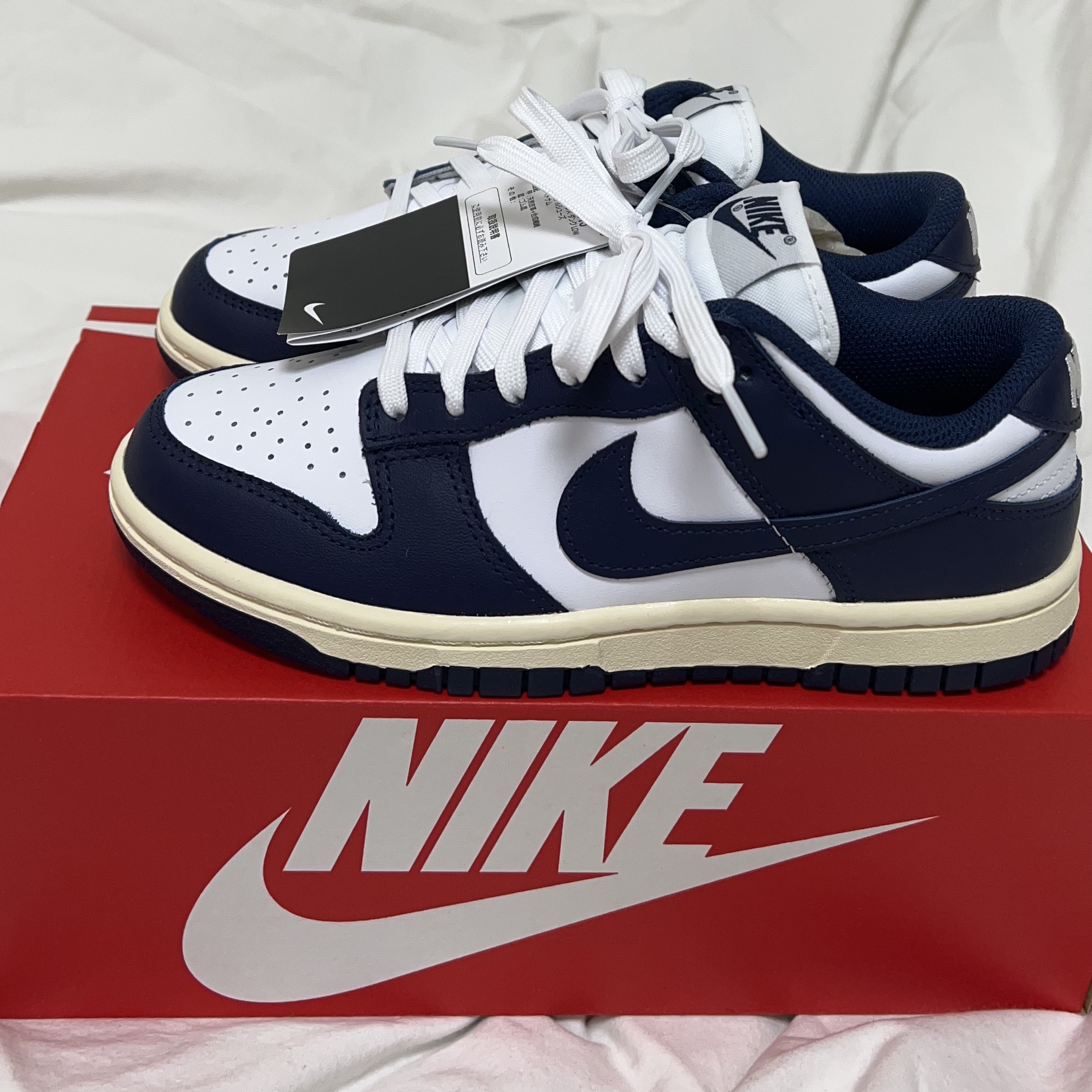 (W) Nike Dunk Low Vintage Midnight Navy 착용 스타일