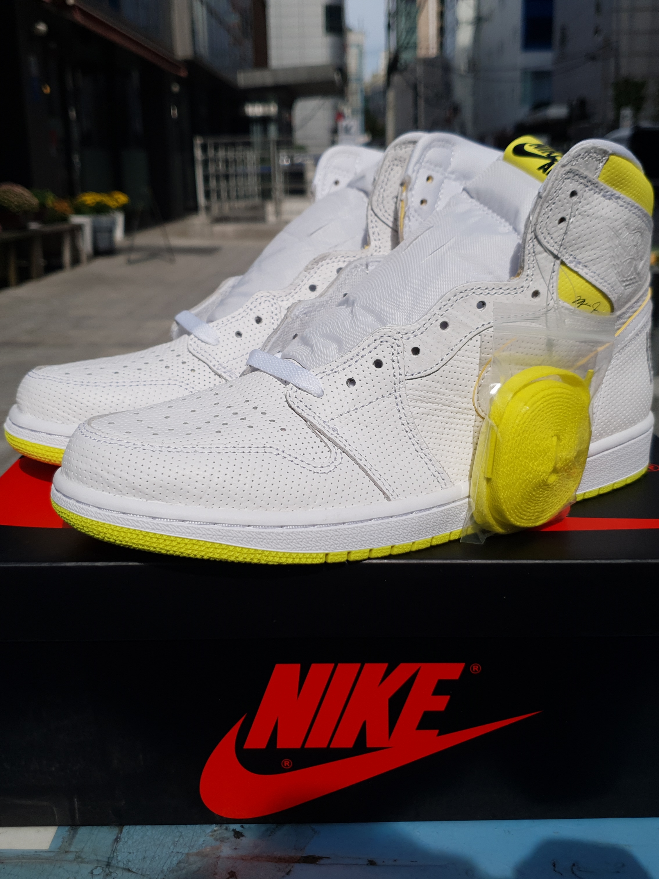 Jordan 1 Retro High OG First Class Flight 착용 스타일 - 1