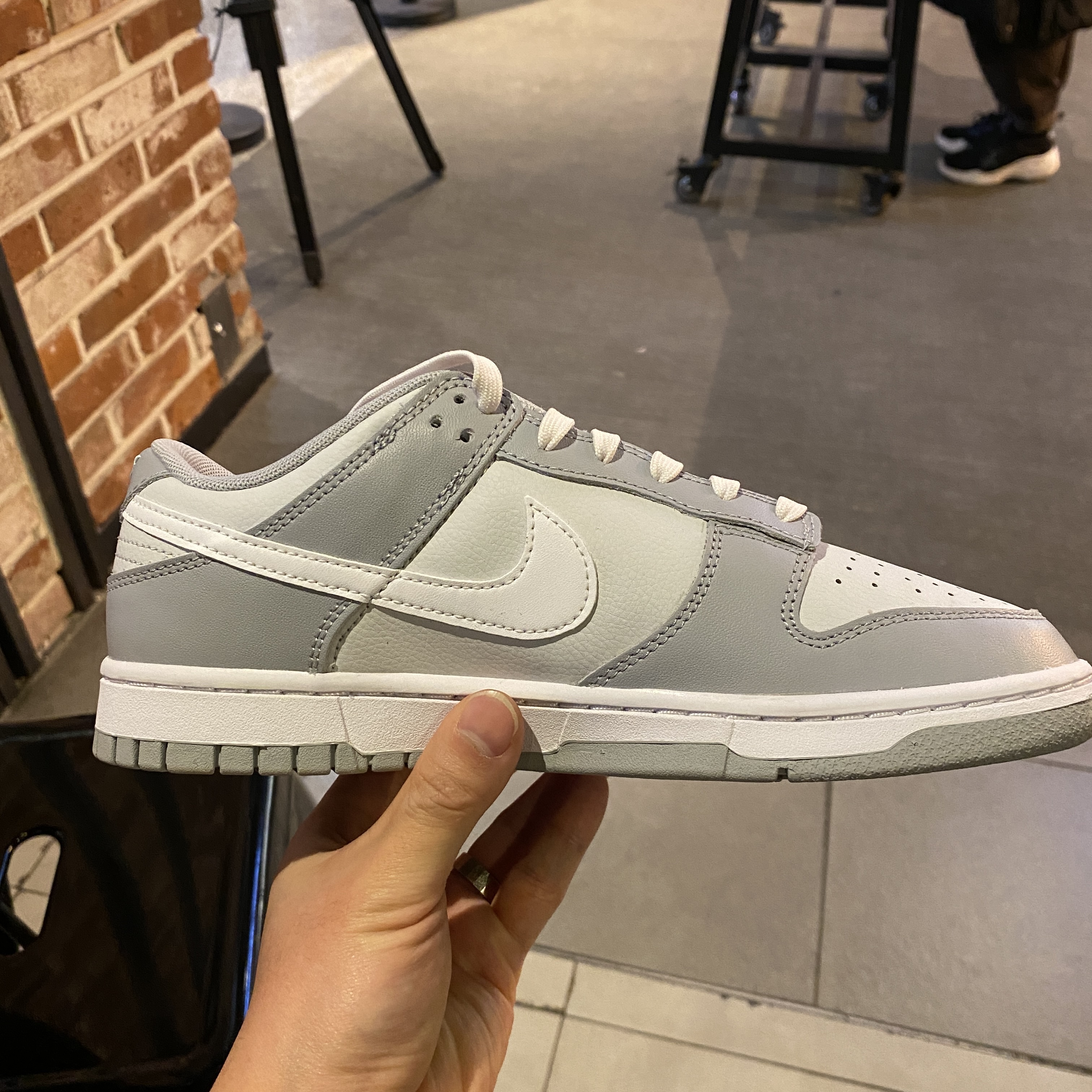 Nike Dunk Low Retro Wolf Grey 착용 스타일 - 1