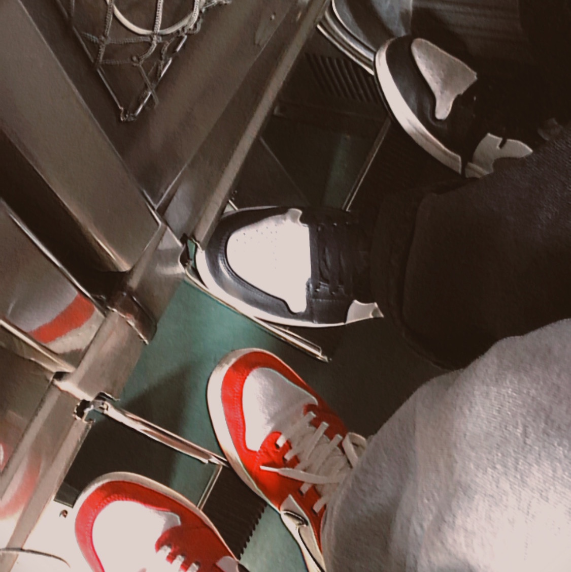 Jordan 1 KO Chicago 2021, Jordan 1 Low Black Particle Grey 착용 스타일