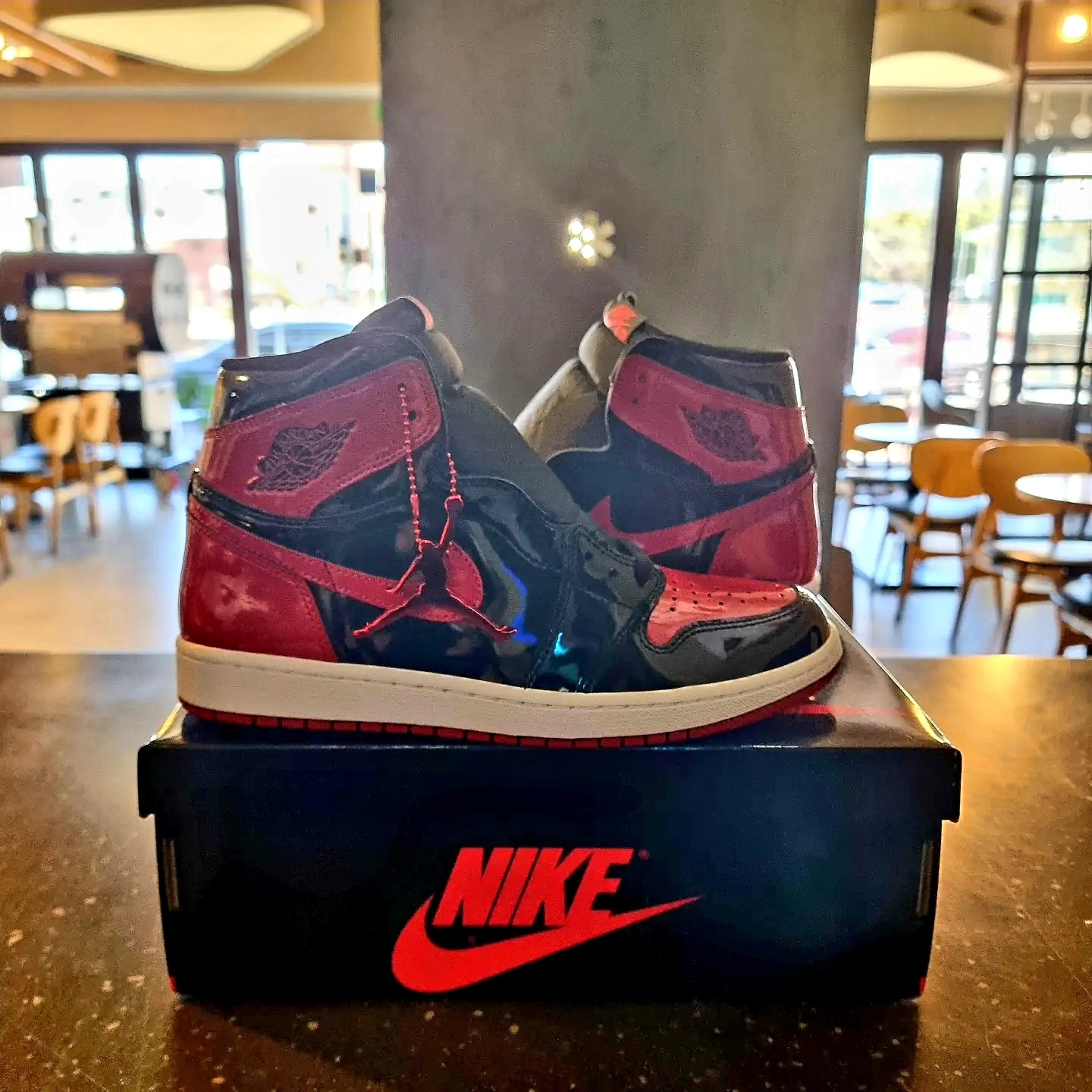 Jordan 1 Retro High OG Patent Bred 착용 스타일 - 2