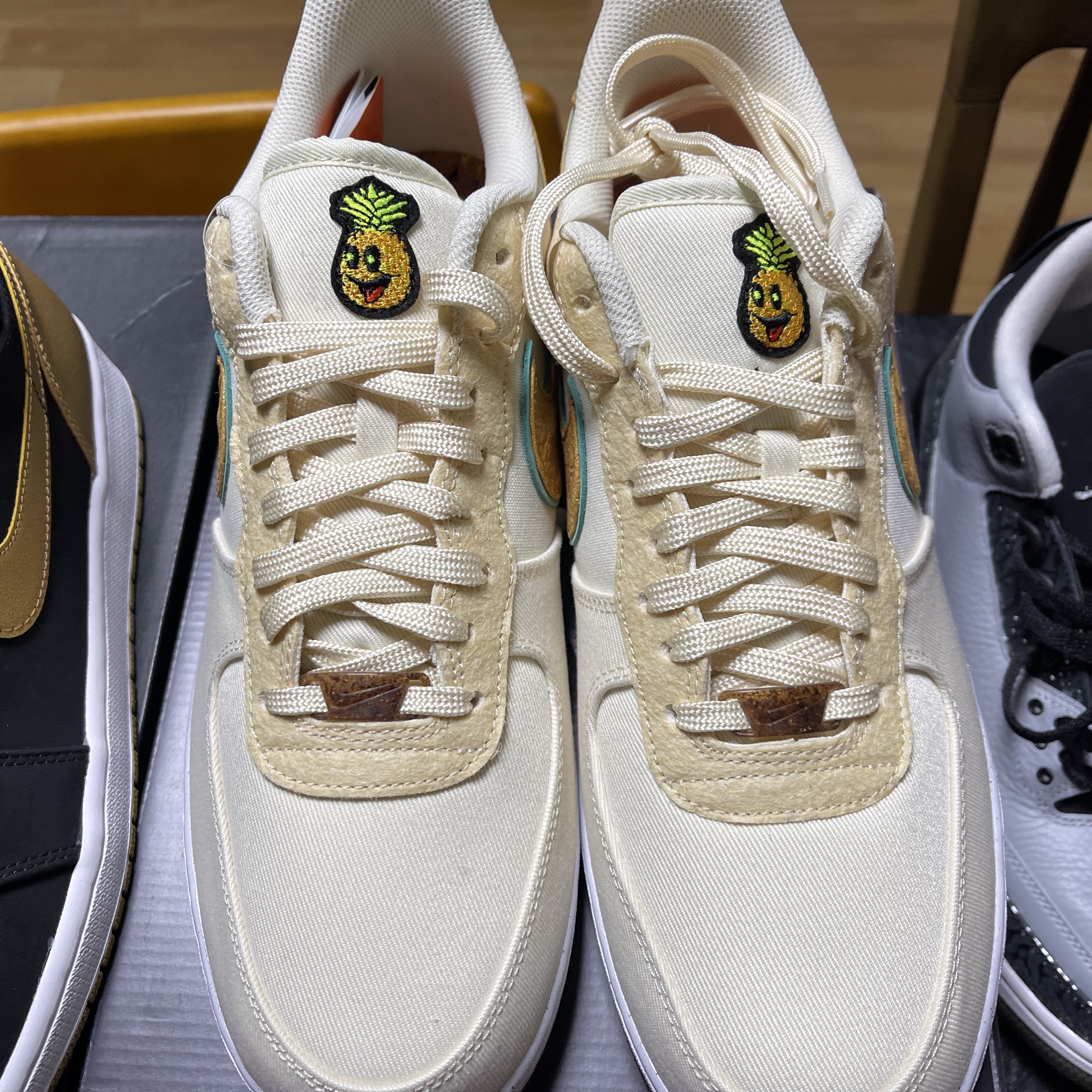 Jordan 1 Retro Melo PE, Nike Air Force 1 '07 PRM Pineapple 착용 스타일 - 3