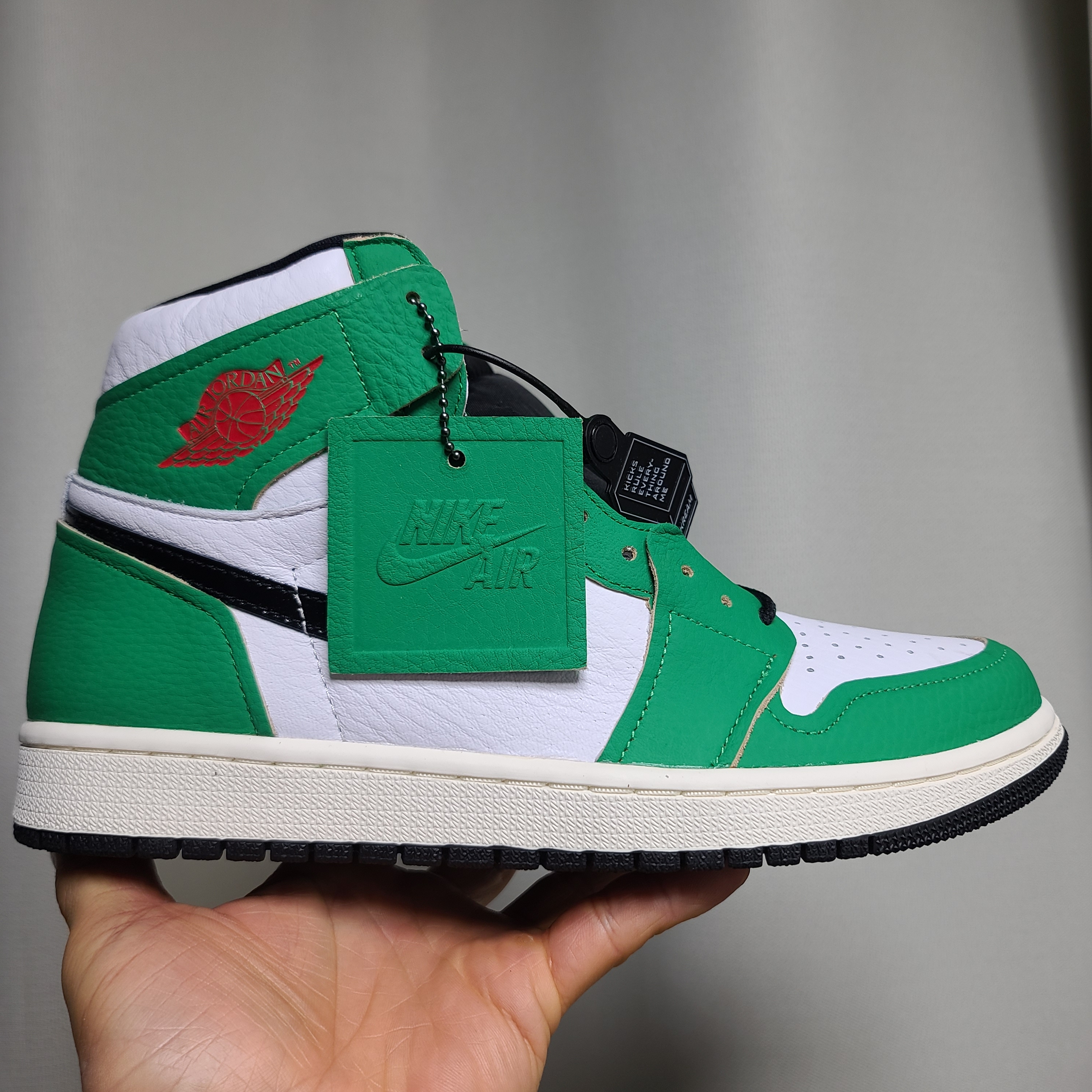 (W) Jordan 1 Retro High OG Lucky Green 착용 스타일 - 2