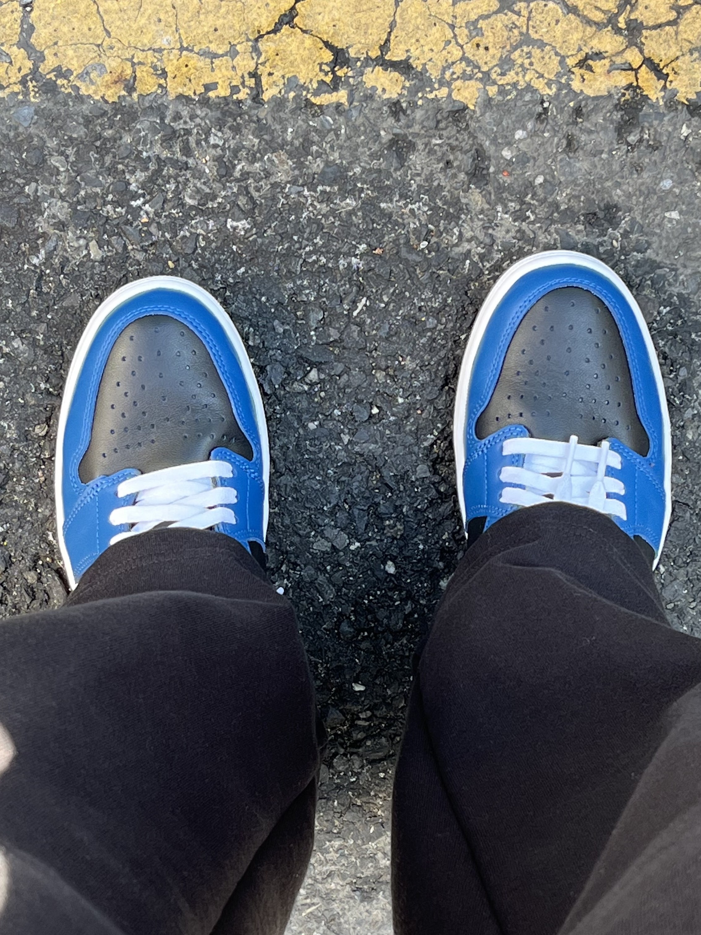 Jordan 1 Retro High OG Dark Marina Blue 착용 스타일