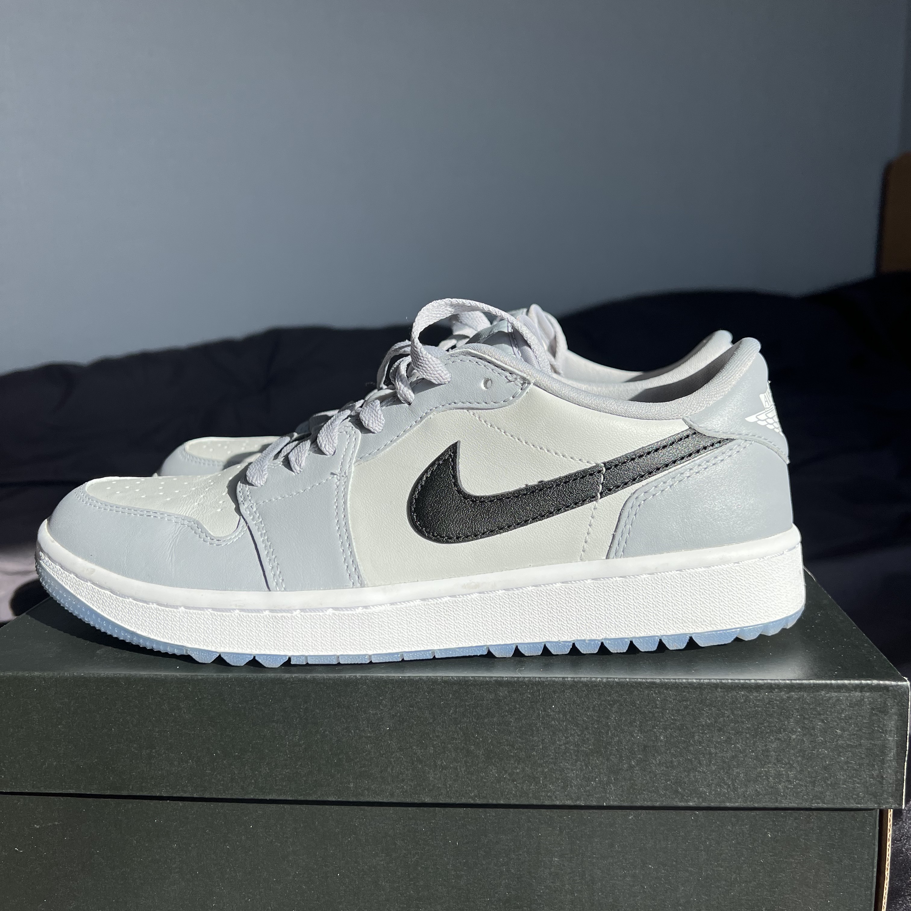 Jordan 1 Low Golf Wolf Grey 착용 스타일 - 1