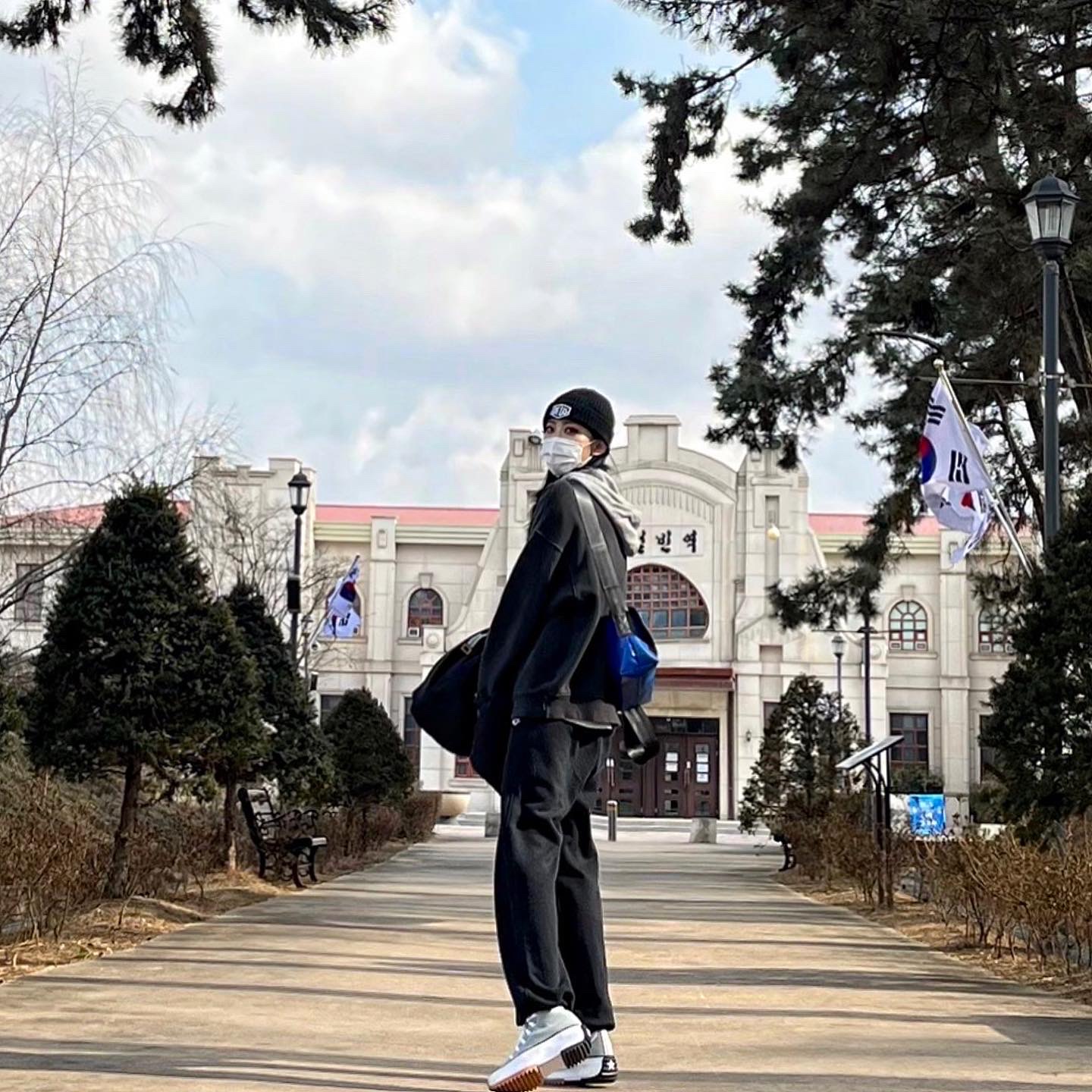 Converse Run Star Hike Hi Seasonal Color Ash Stone 착용 스타일 - 2