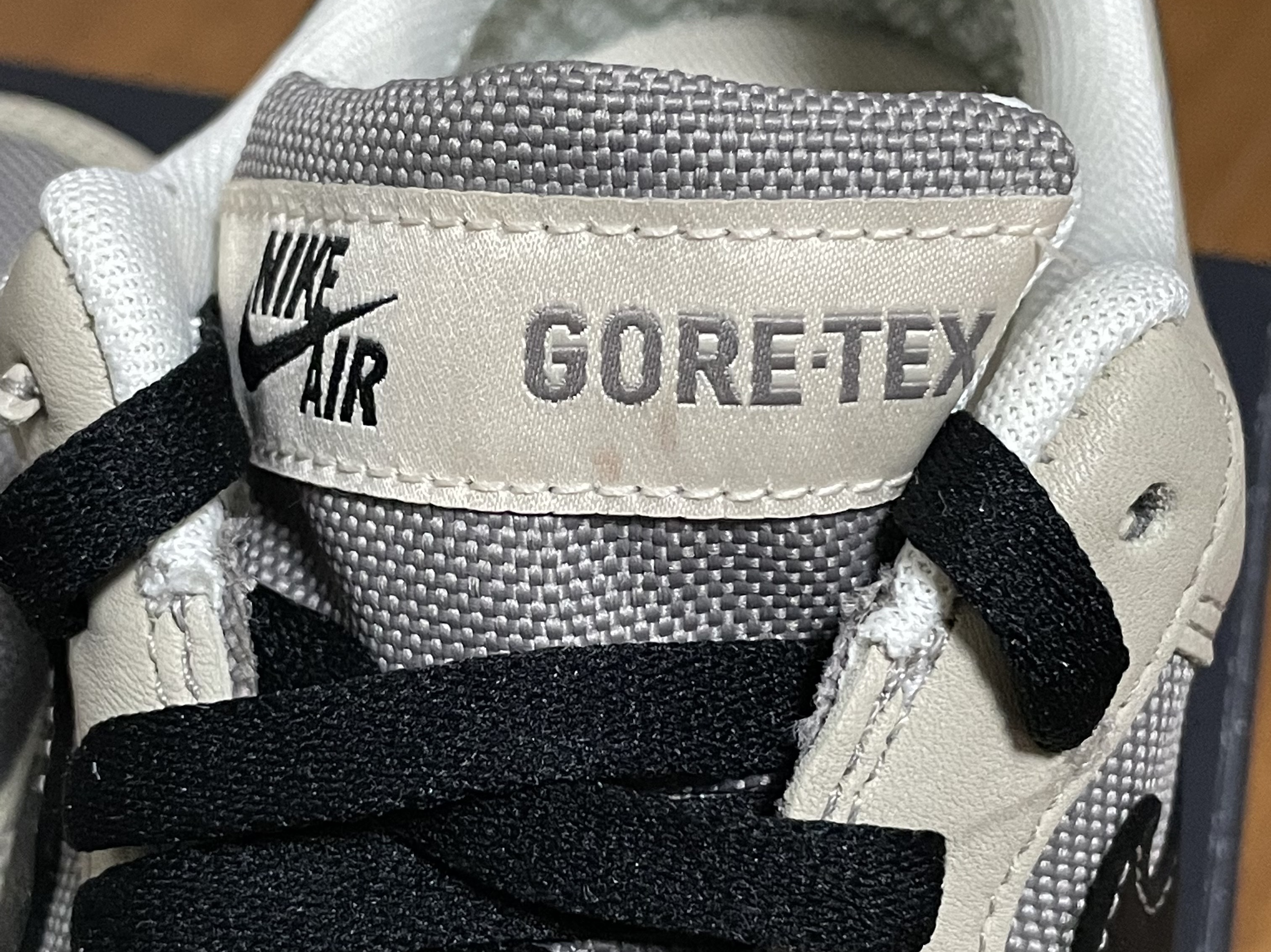 Nike Air Force 1 Low Gore-Tex Olive 착용 스타일 - 1