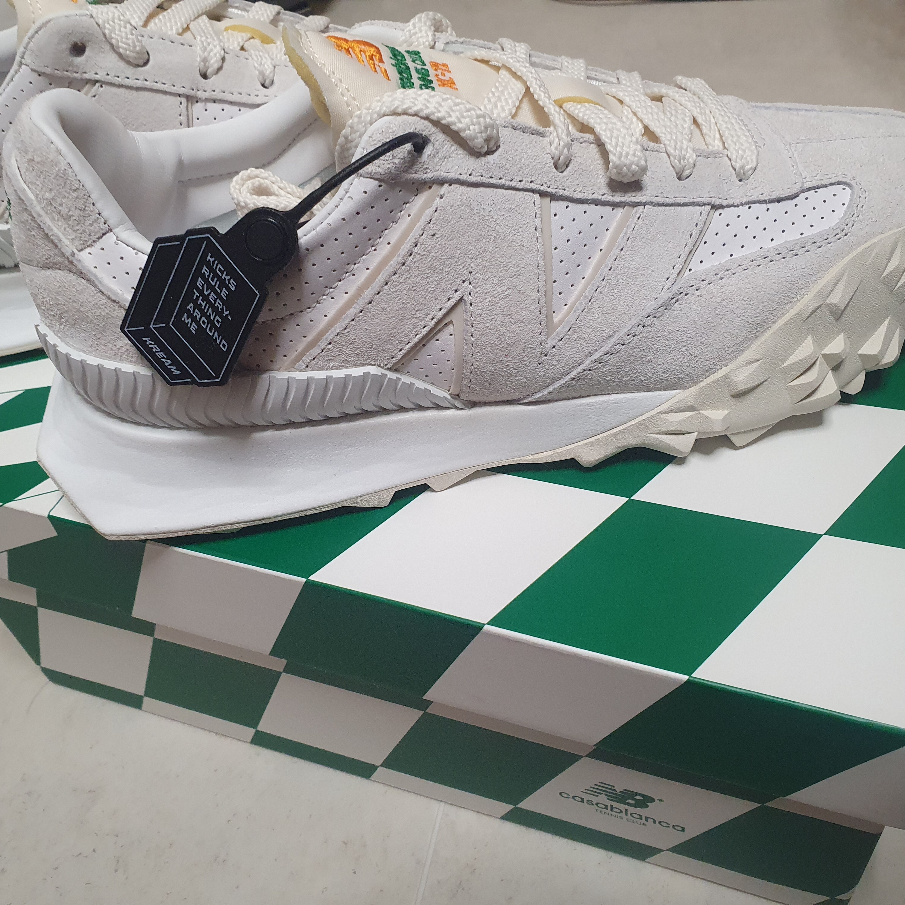 New Balance x Casablanca XC-72 Marshmallow Brilliant White 착용 스타일 - 1