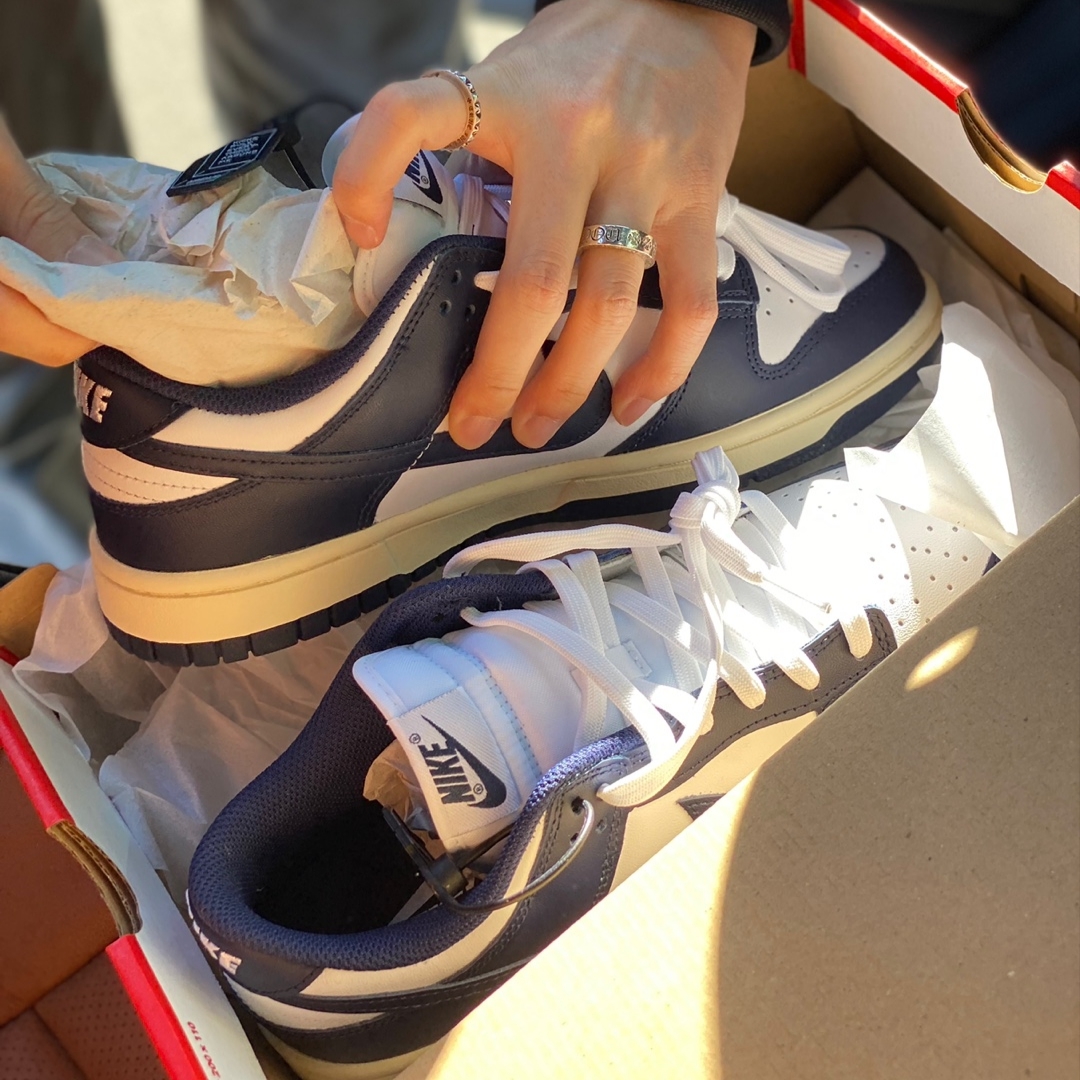 (W) Nike Dunk Low Vintage Midnight Navy 착용 스타일