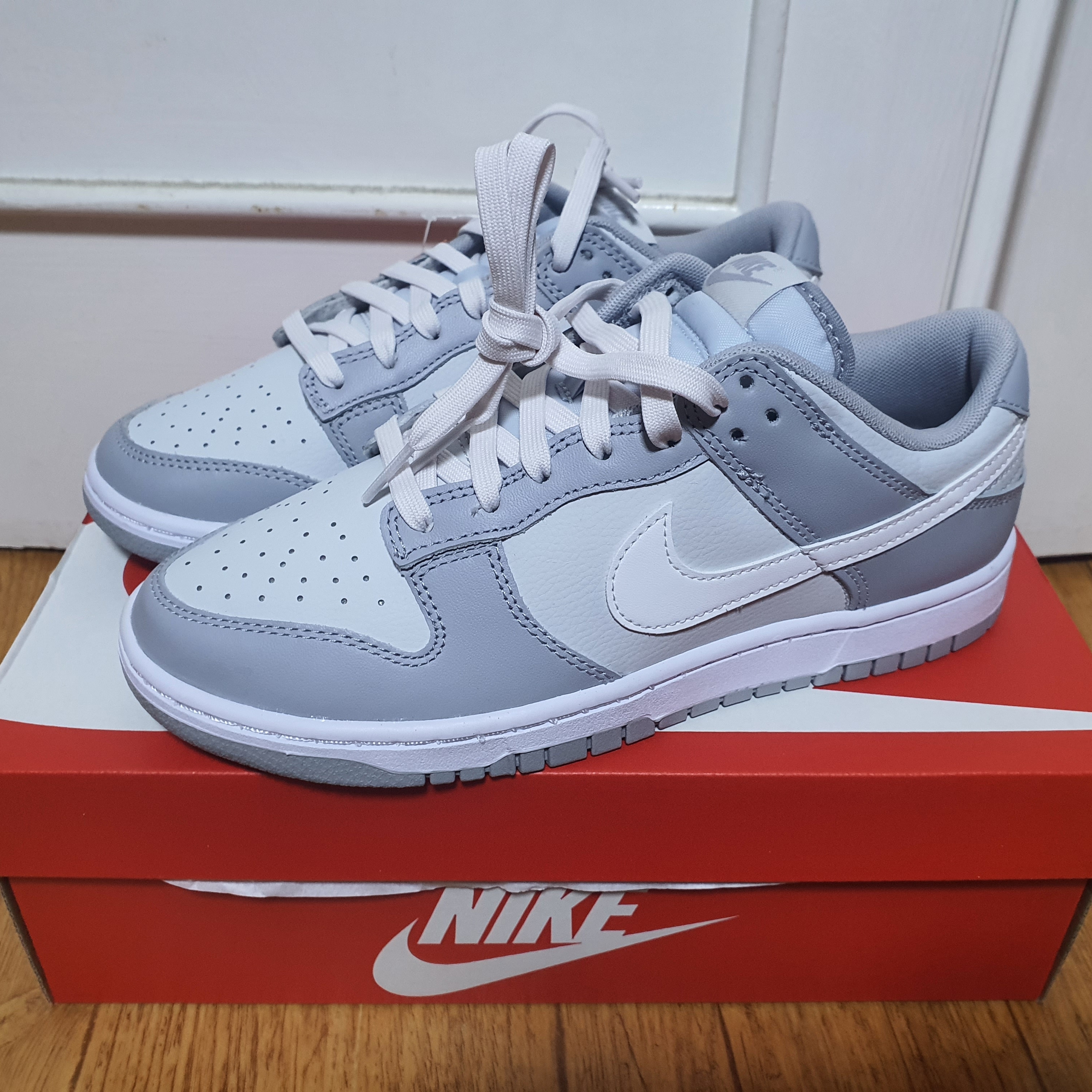 Nike Dunk Low Retro Wolf Grey 착용 스타일 - 2