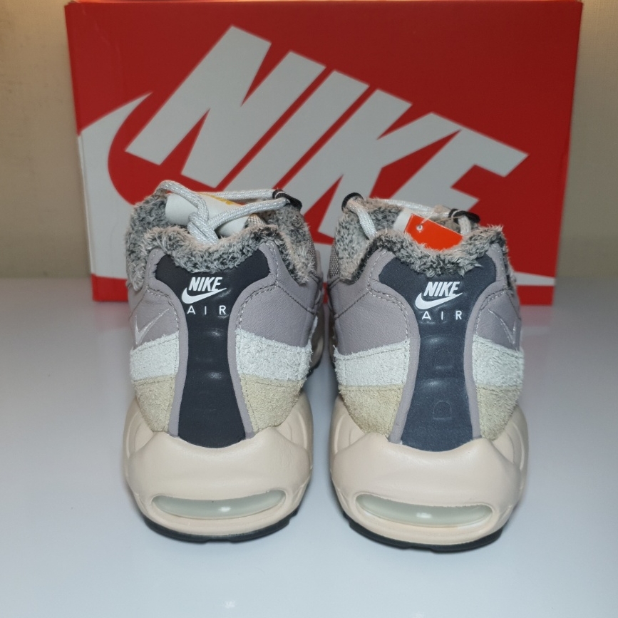 Nike Air Max 95 SE Enigma Stone 착용 스타일 - 2