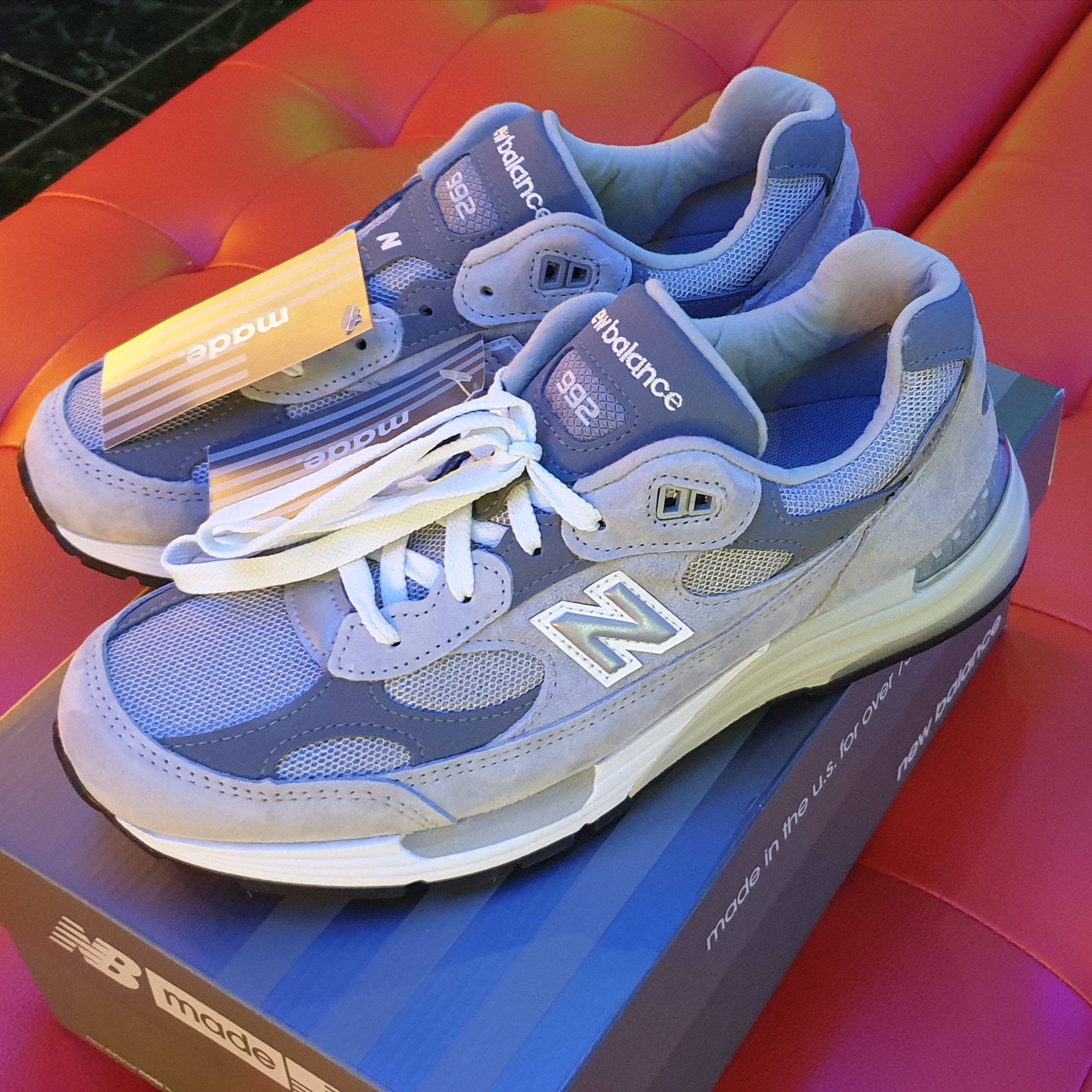 New Balance 992 Made in USA Grey - D Standard, Nike Air Max 97 Triple White Wolf Grey 착용 스타일 - 1