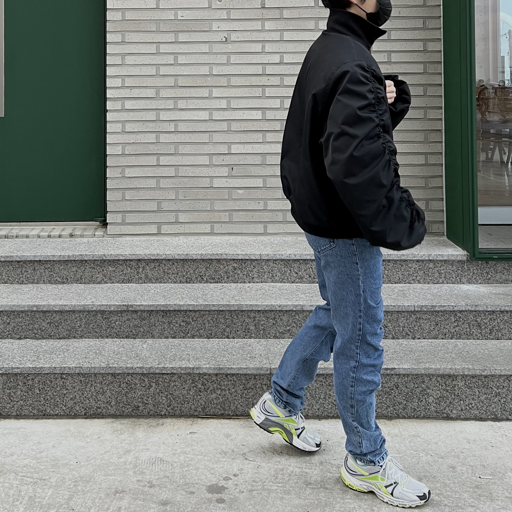 Reebok x Vetements Spike Runner 200 Silver Lime 착용 스타일 - 2