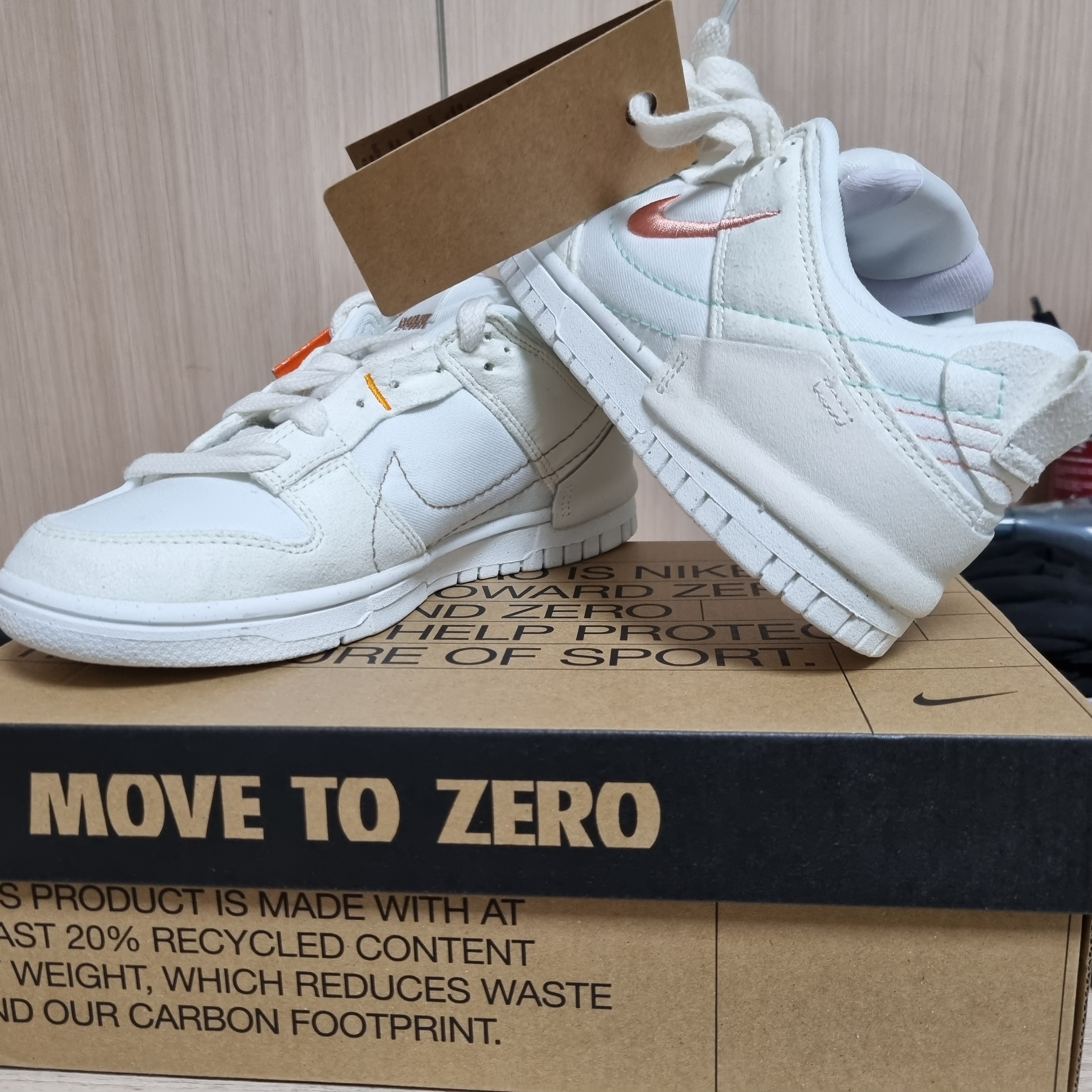 (W) Nike Dunk Low Disrupt 2 Pale Ivory Sail 착용 스타일