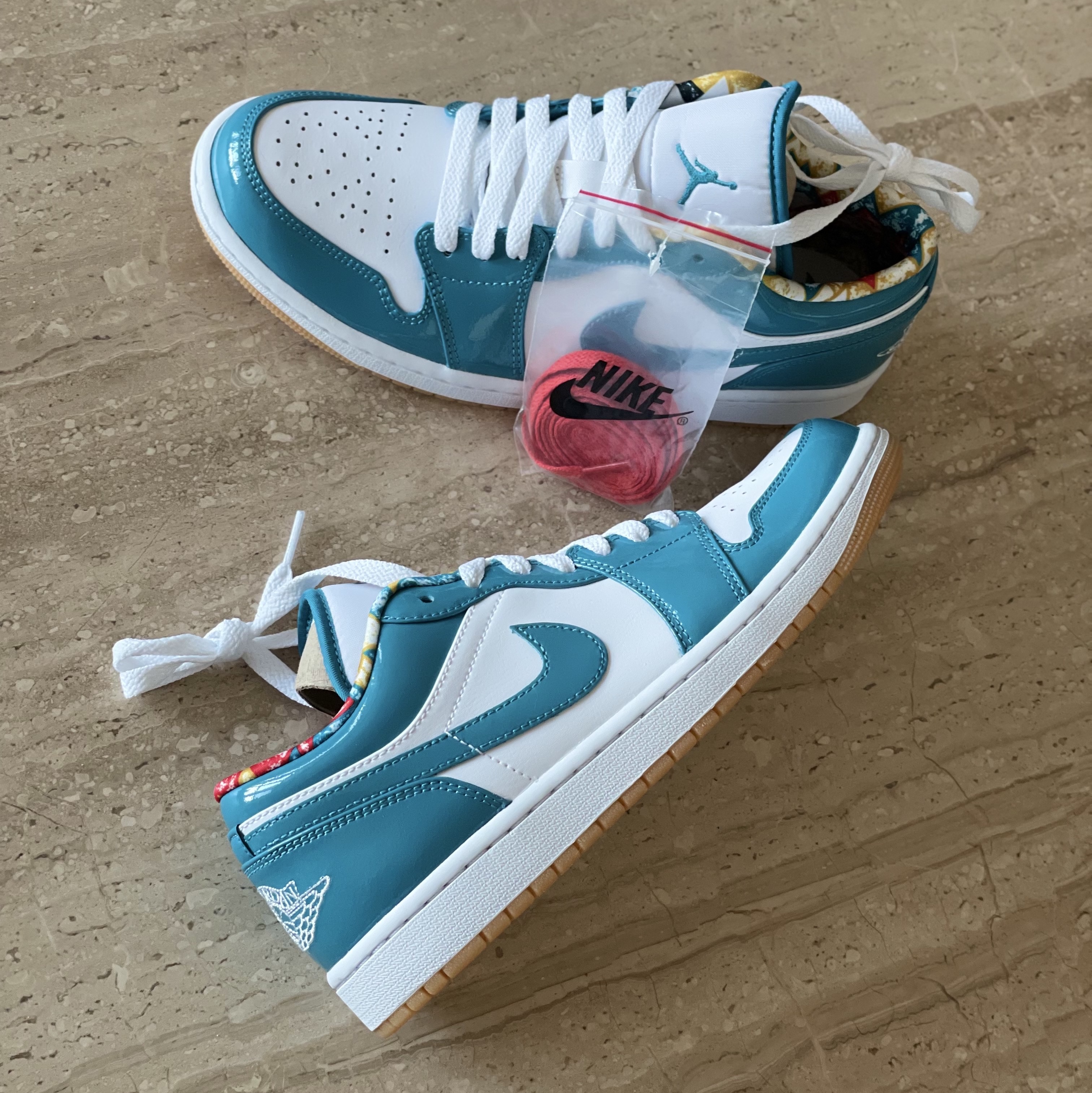 Jordan 1 Low SE Barcelona 착용 스타일