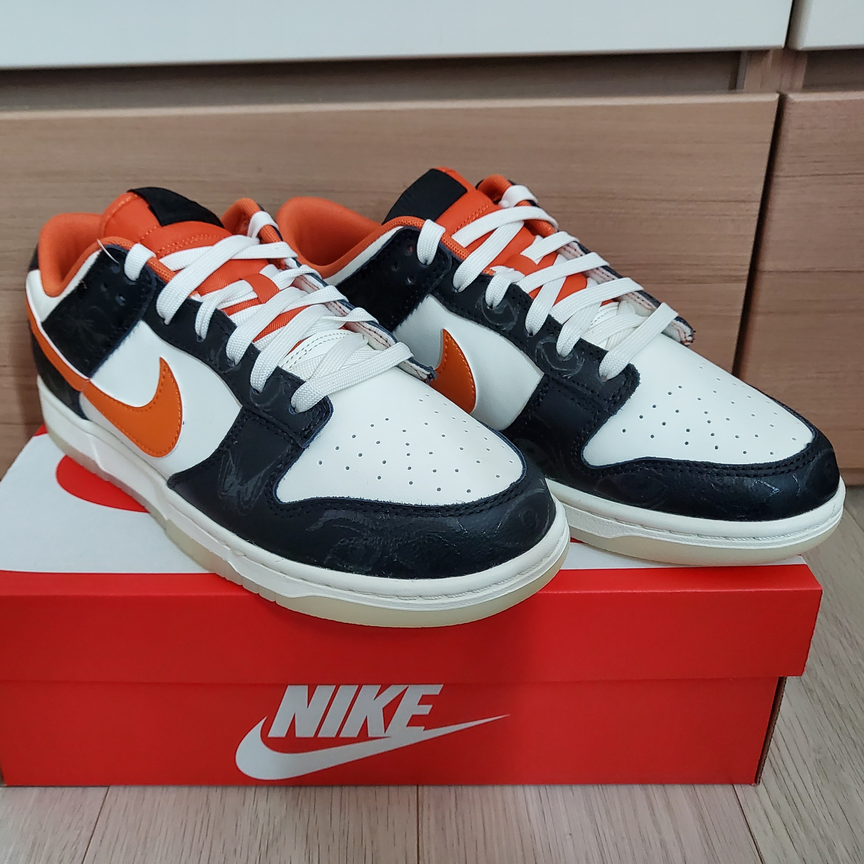 Nike Dunk Low Retro PRM Halloween 착용 스타일
