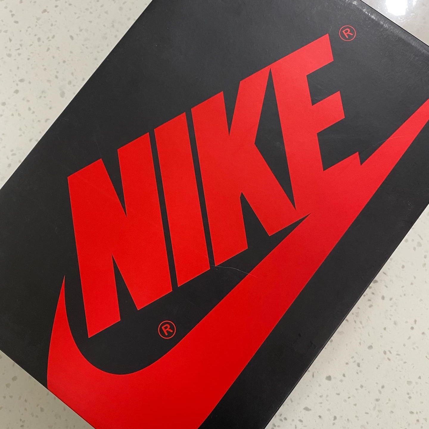 Jordan 1 Retro High OG Electro Orange 착용 스타일 - 5