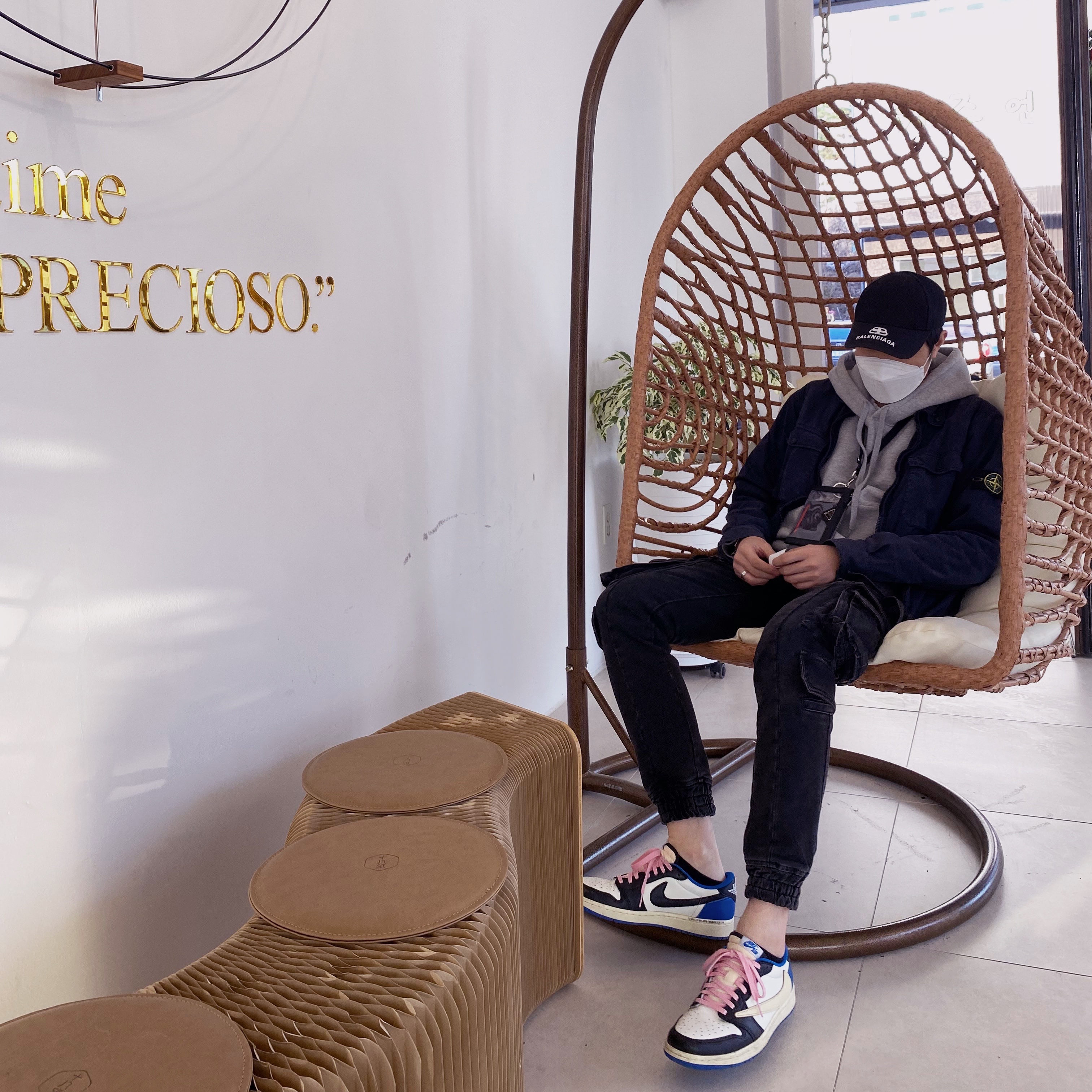 Jordan 1 x Travis Scott x Fragment Retro Low OG SP Military Blue 착용 스타일