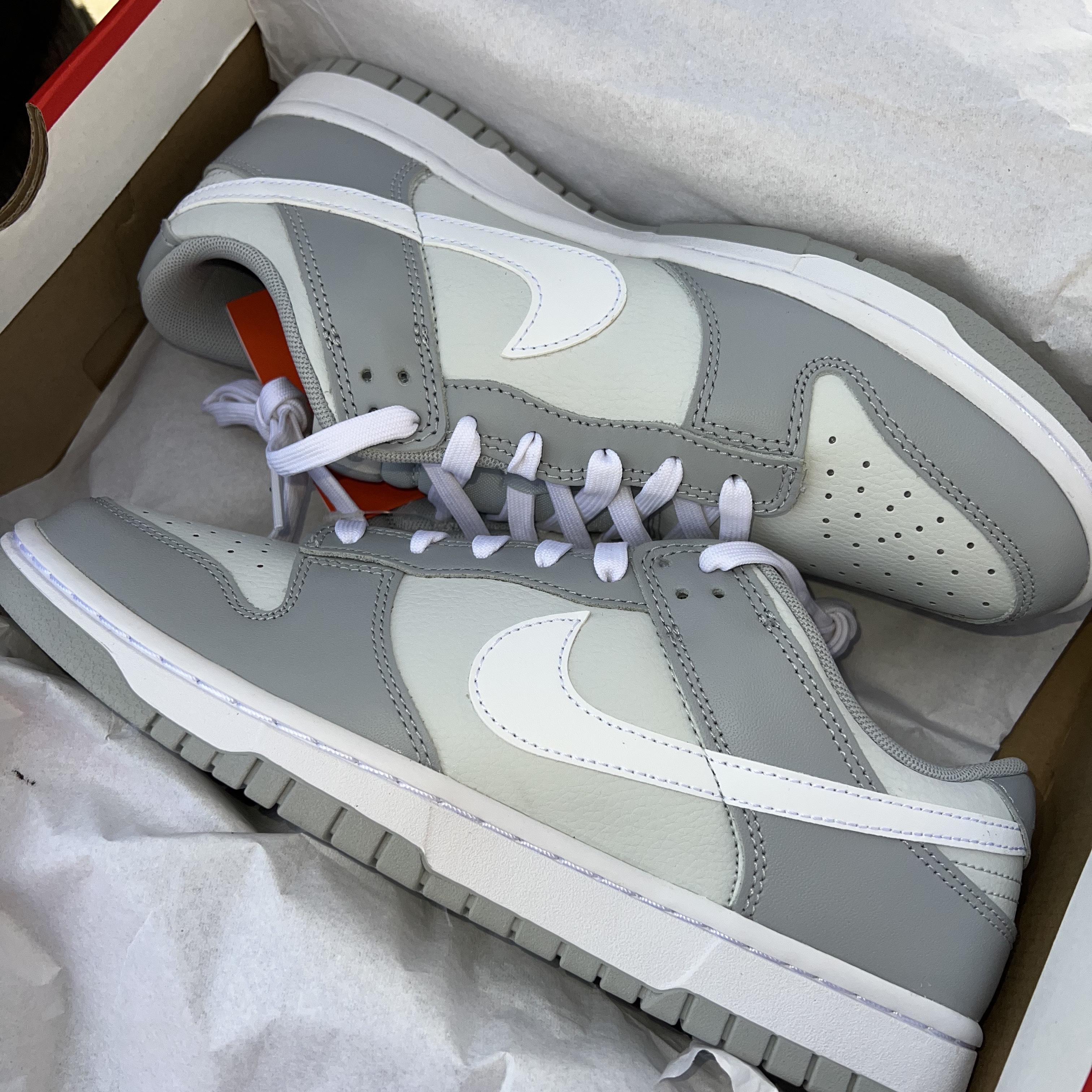 Nike Dunk Low Retro Wolf Grey 착용 스타일 - 2