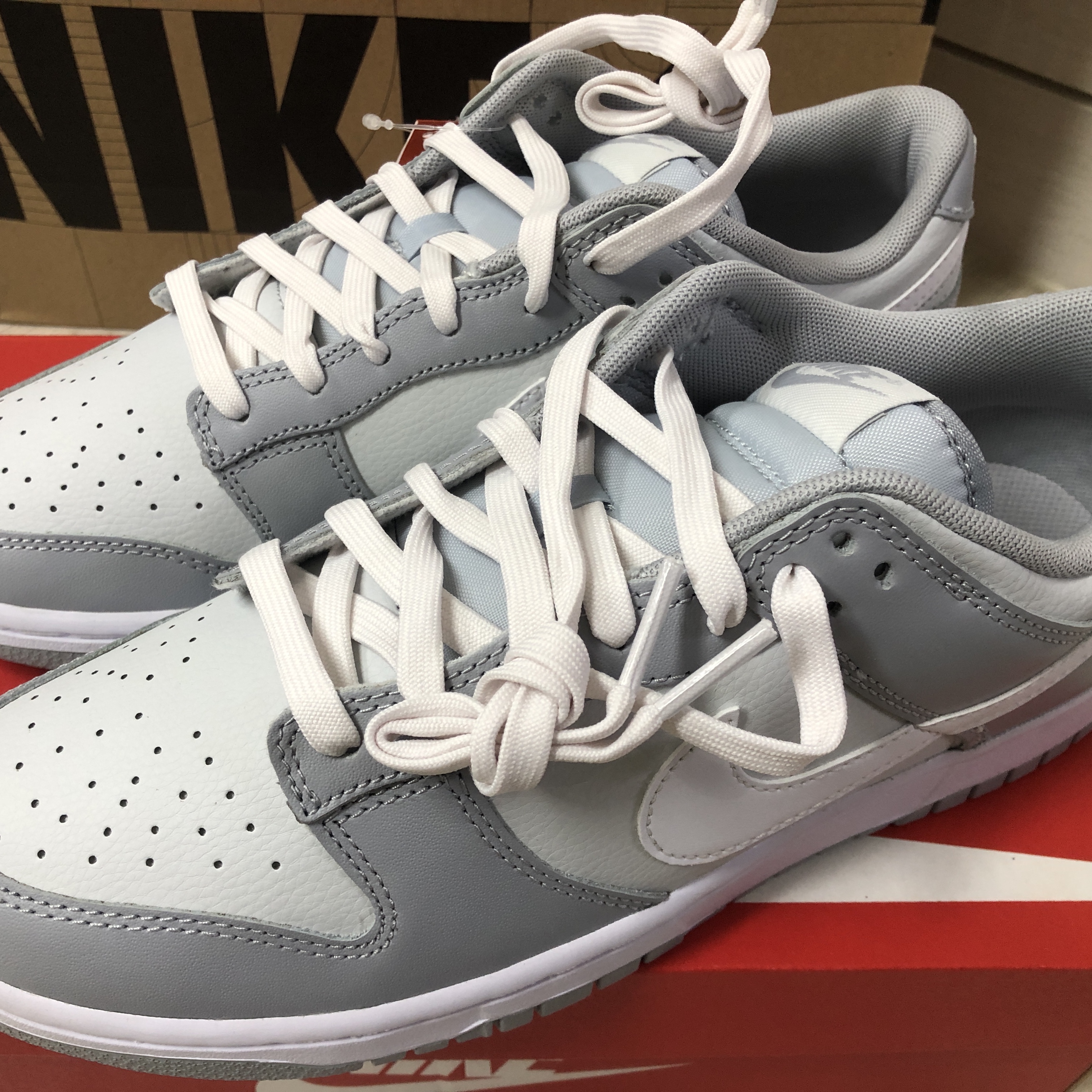 Nike Dunk Low Retro Wolf Grey 착용 스타일 - 1
