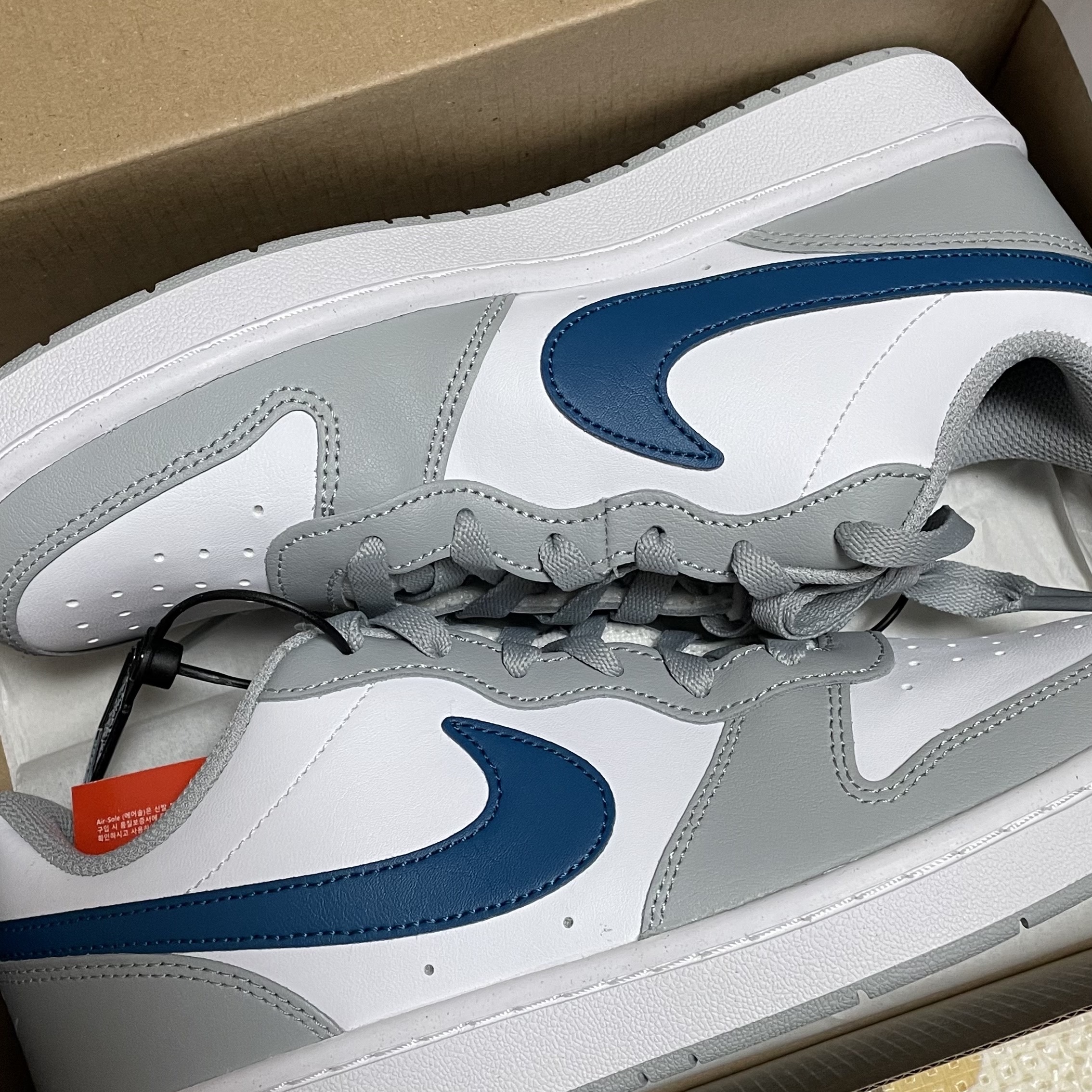 (GS) Nike Court Borough Low 2 Light Smoke Grey 착용 스타일 - 3
