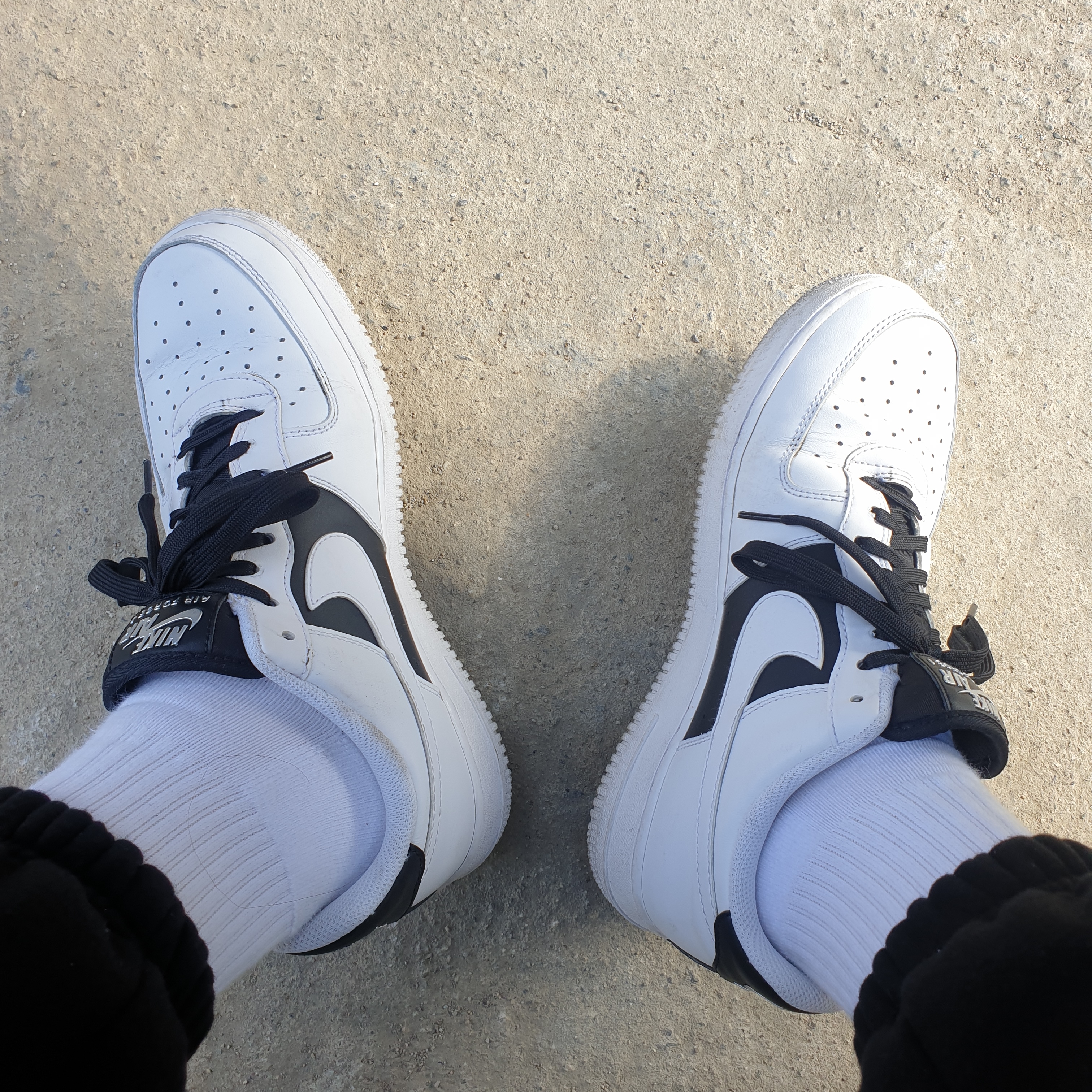 Nike Air Force 1 '07 PRM White Black 착용 스타일