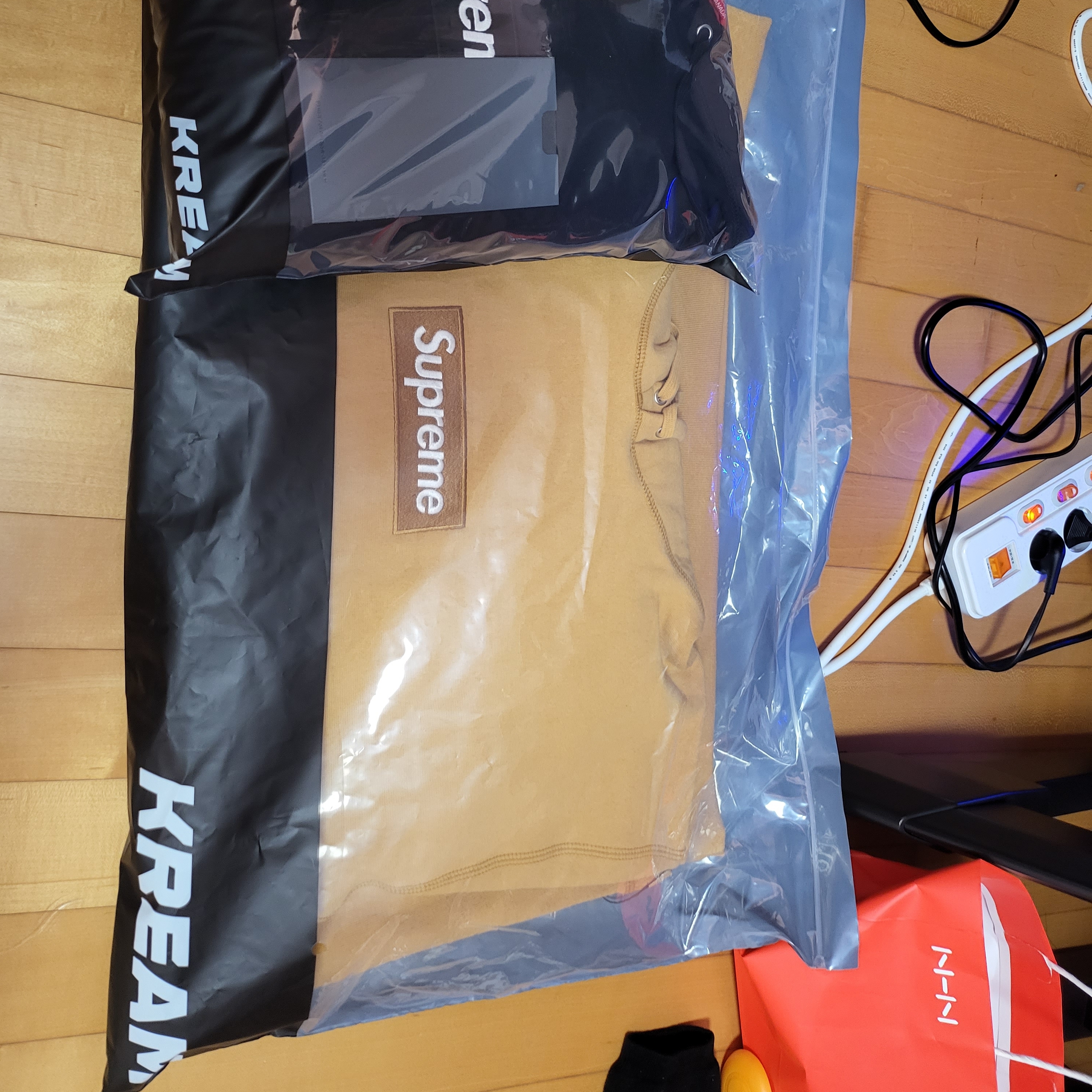 Supreme Box Logo Hooded Sweatshirt Black - 21FW 착용 스타일
