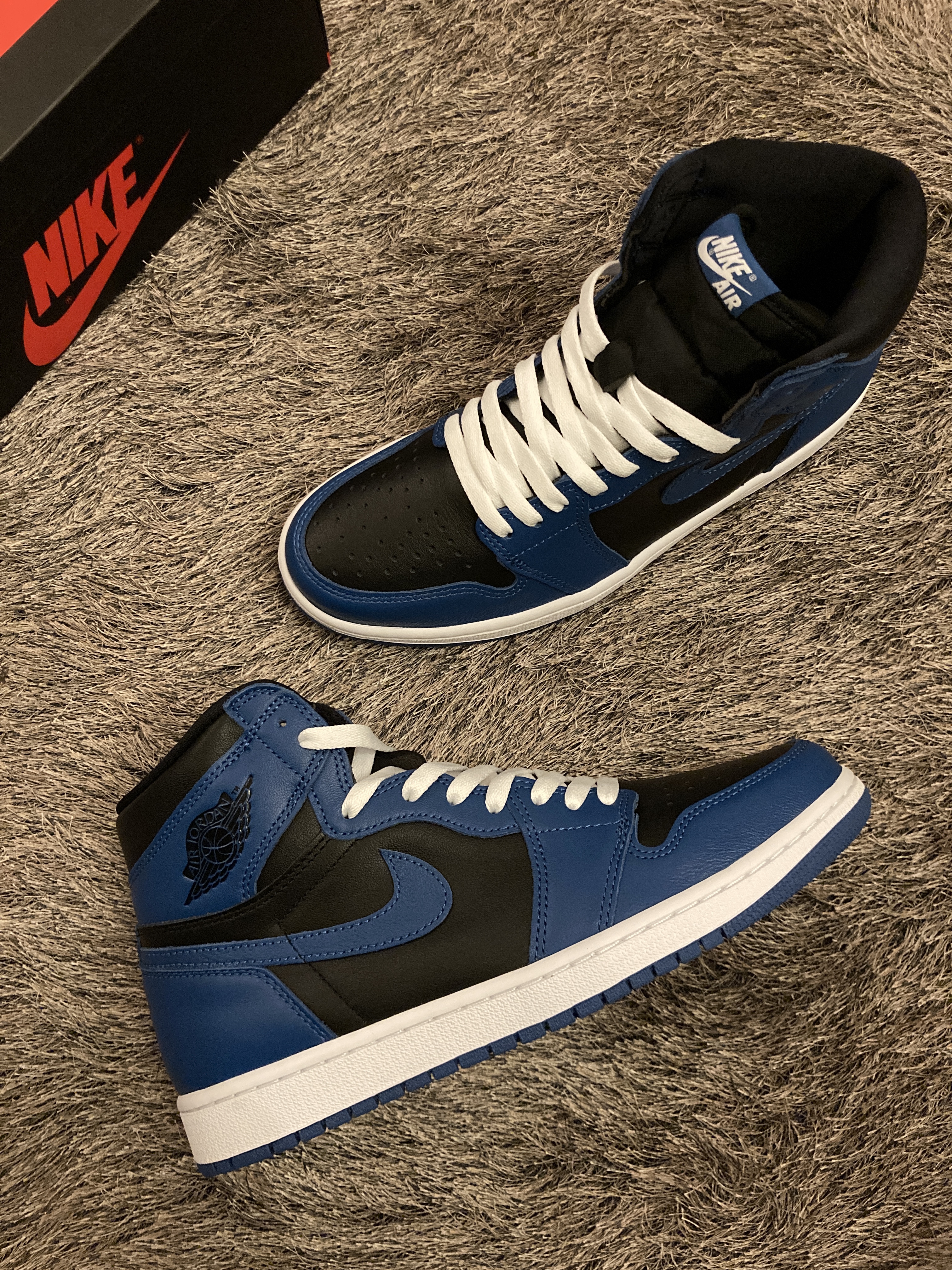 Jordan 1 Retro High OG Dark Marina Blue 착용 스타일 - 1
