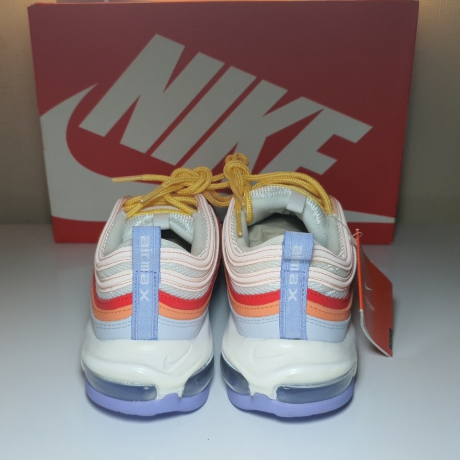 (W) Nike Air Max 97 Football Grey Light Thistle 착용 스타일 - 2